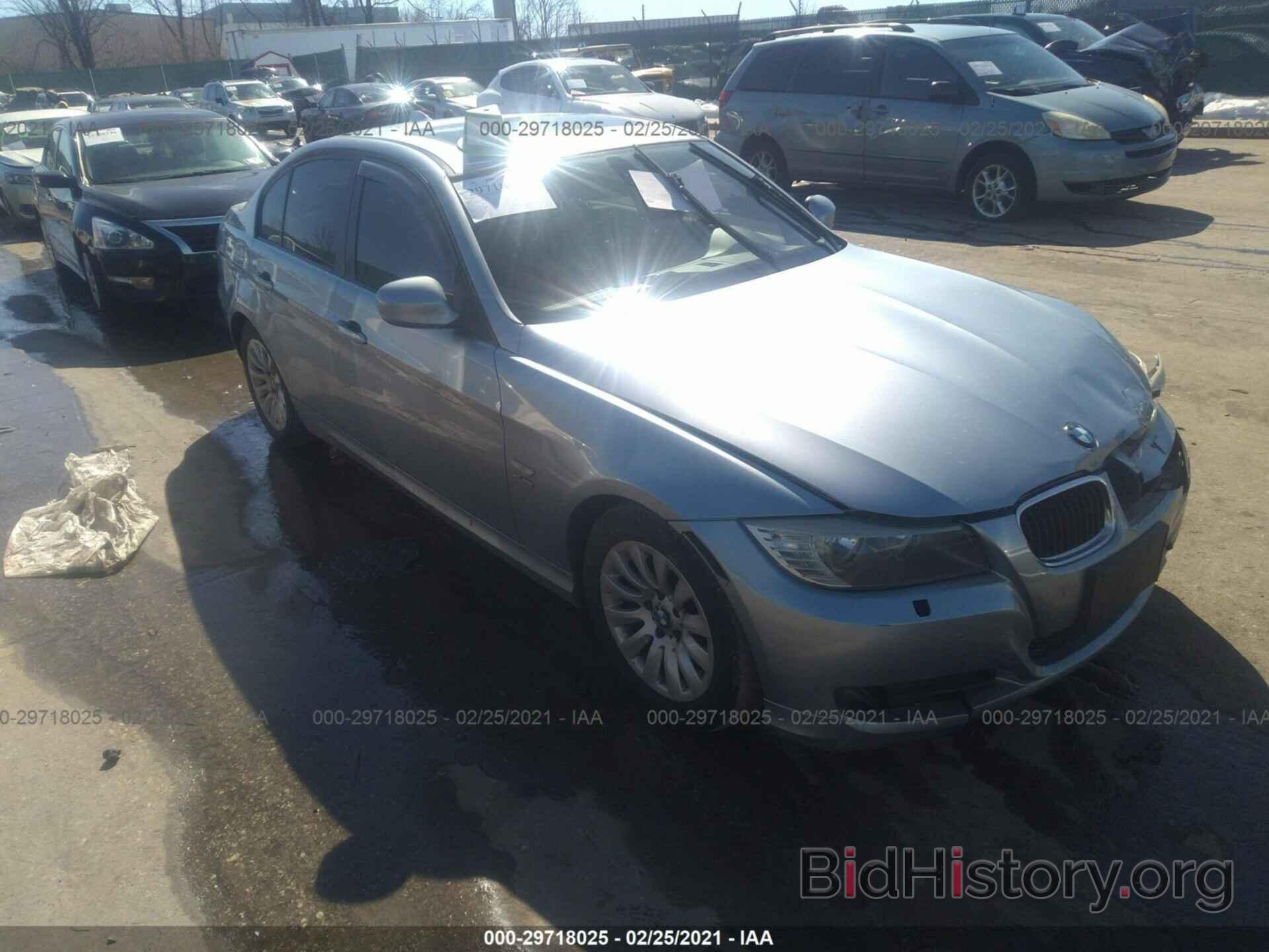 Фотография WBAPK53569A513593 - BMW 3 SERIES 2009