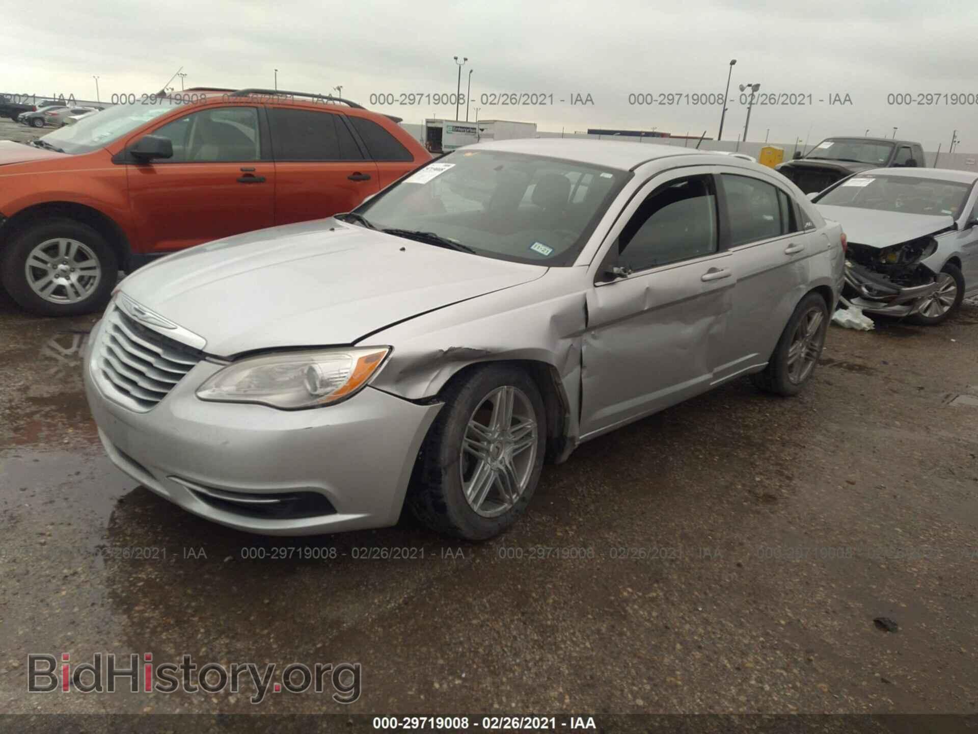 2012 CHRYSLER 200 - VIN: 1C3CCBBB4CN206111 - Photo 2