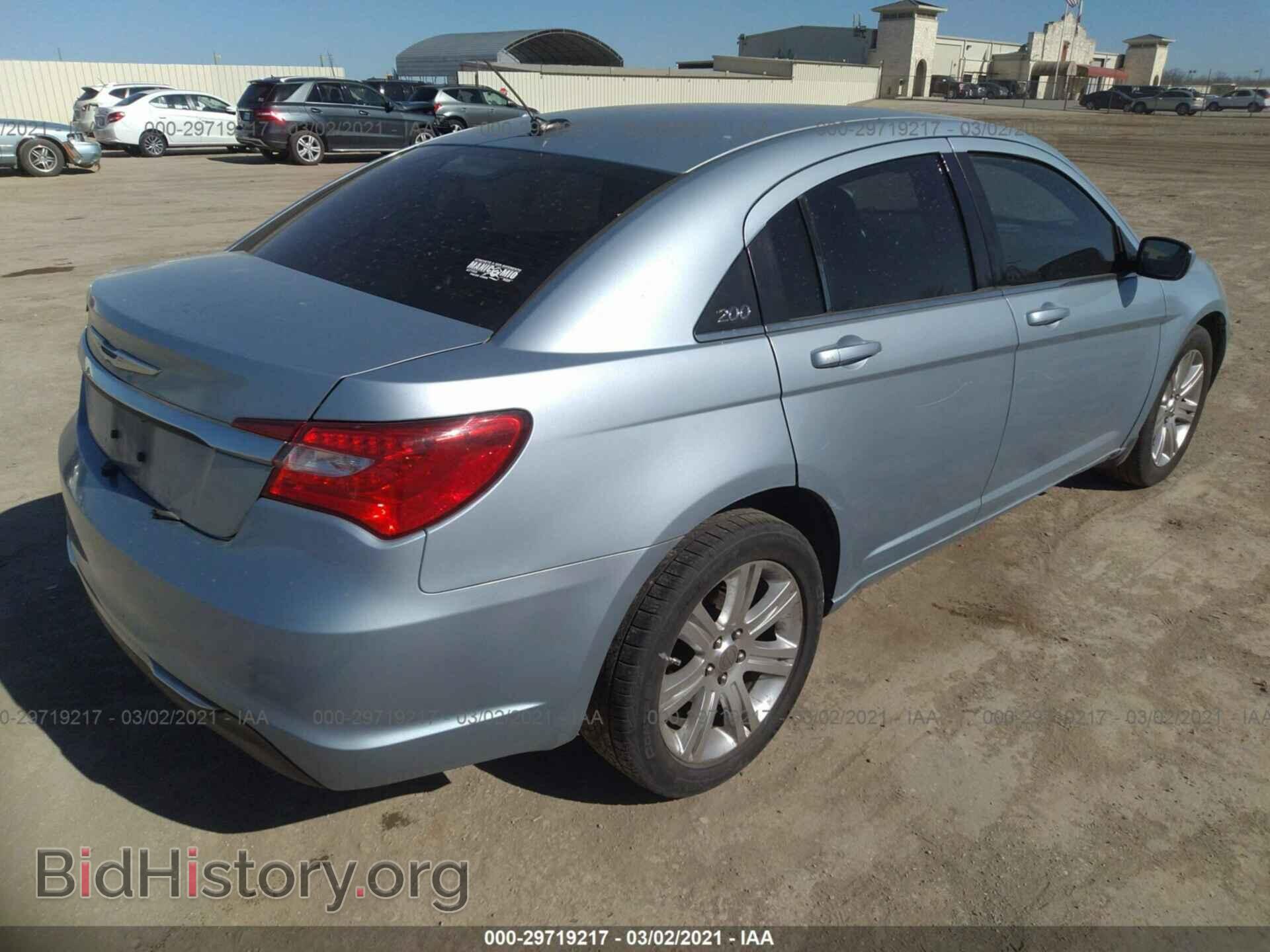 2013 CHRYSLER 200 - VIN: 1C3CCBBB1DN593010 - Photo 4