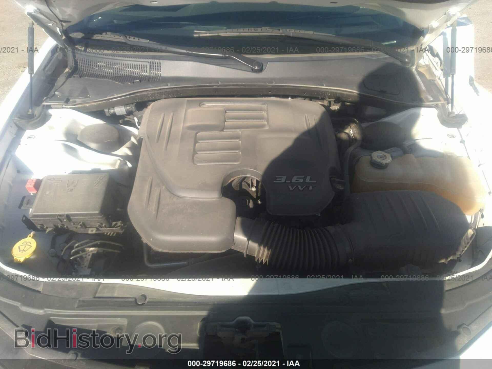 2016 CHRYSLER 300 - VIN: 2C3CCAEG2GH320480 - Фото 10