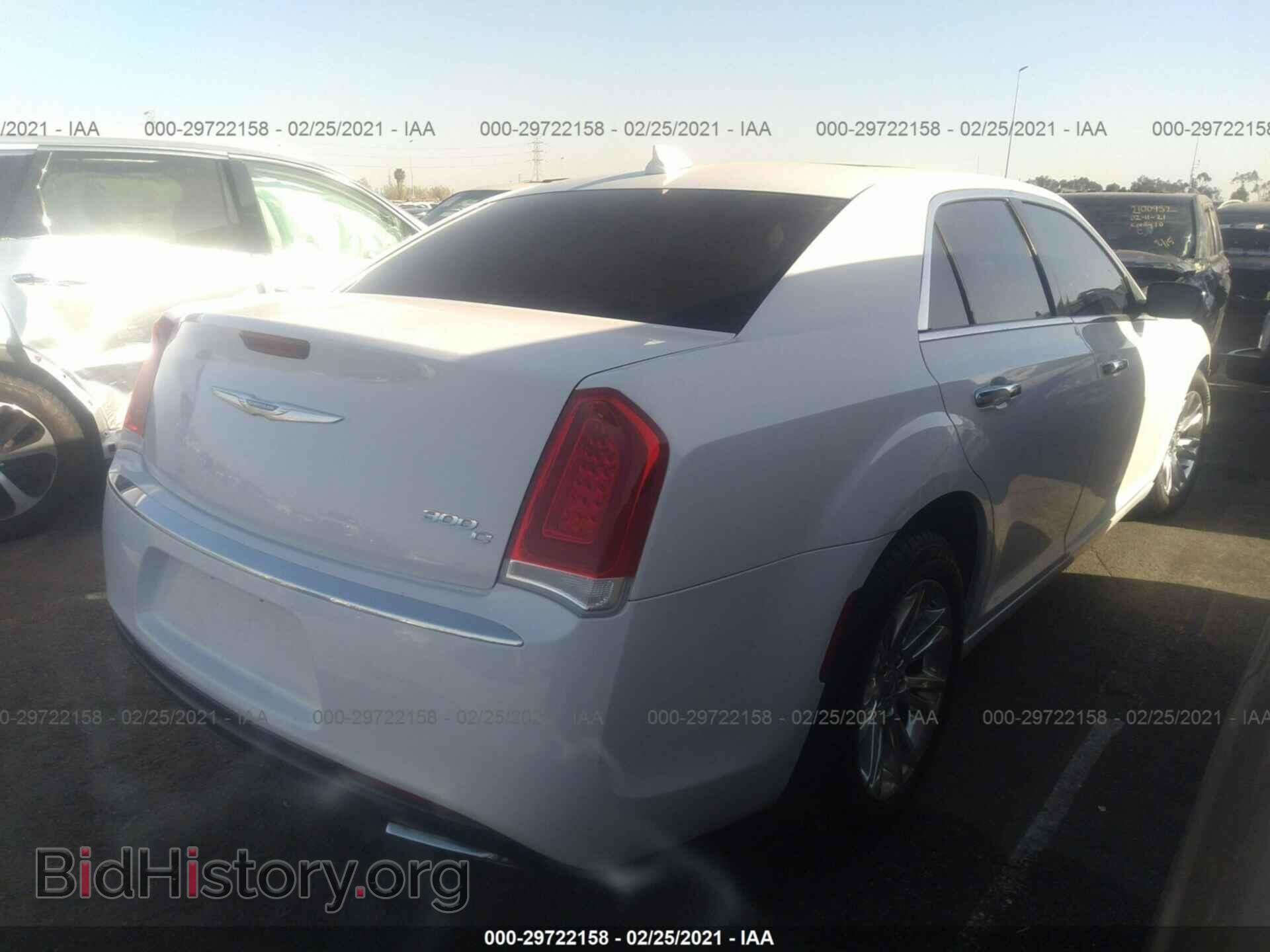 2017 CHRYSLER 300 - VIN: 2C3CCAEG3HH559800 - Фото 4