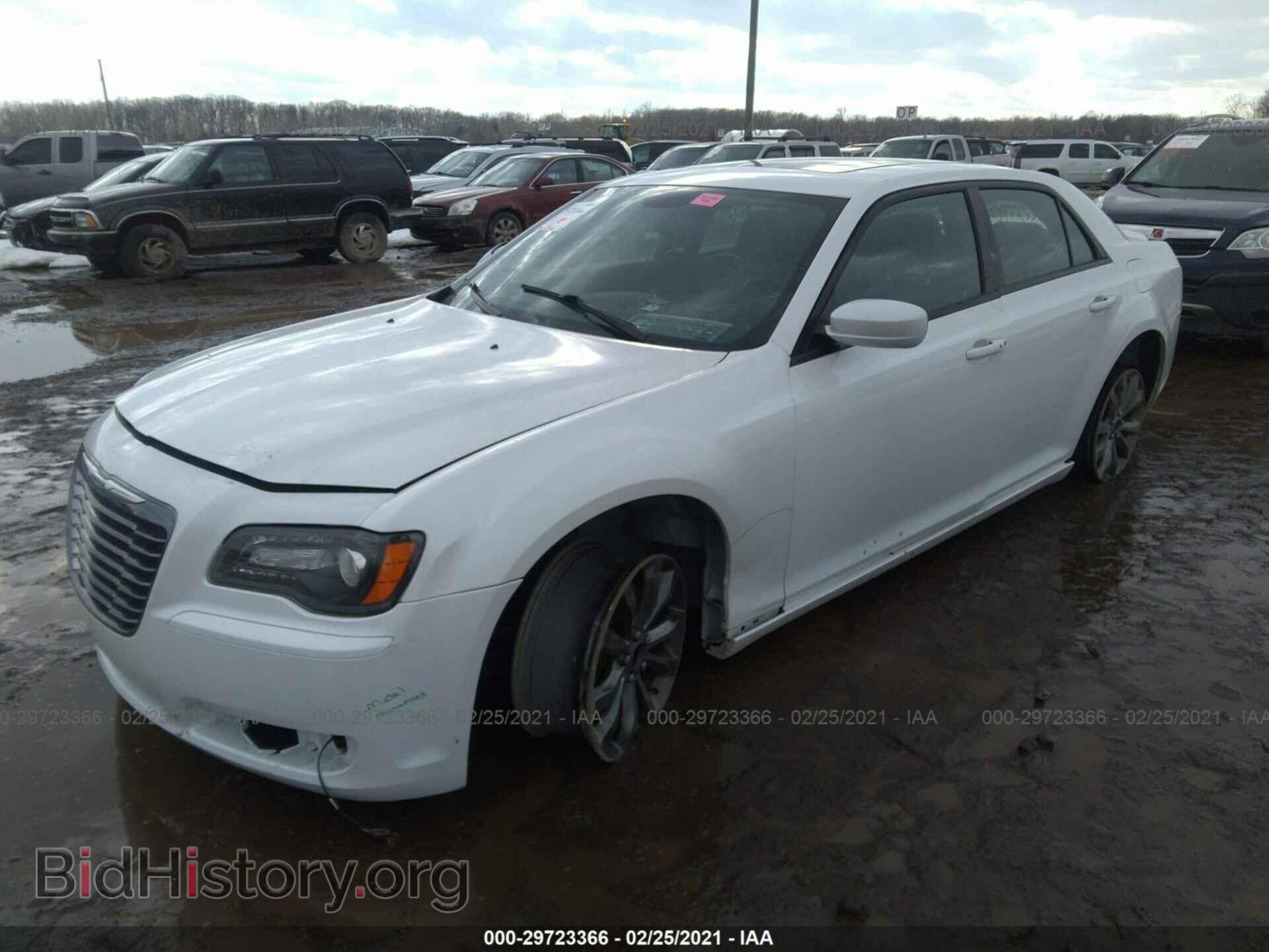 2014 CHRYSLER 300 - VIN: 2C3CCAGG9EH337335 - Фото 2