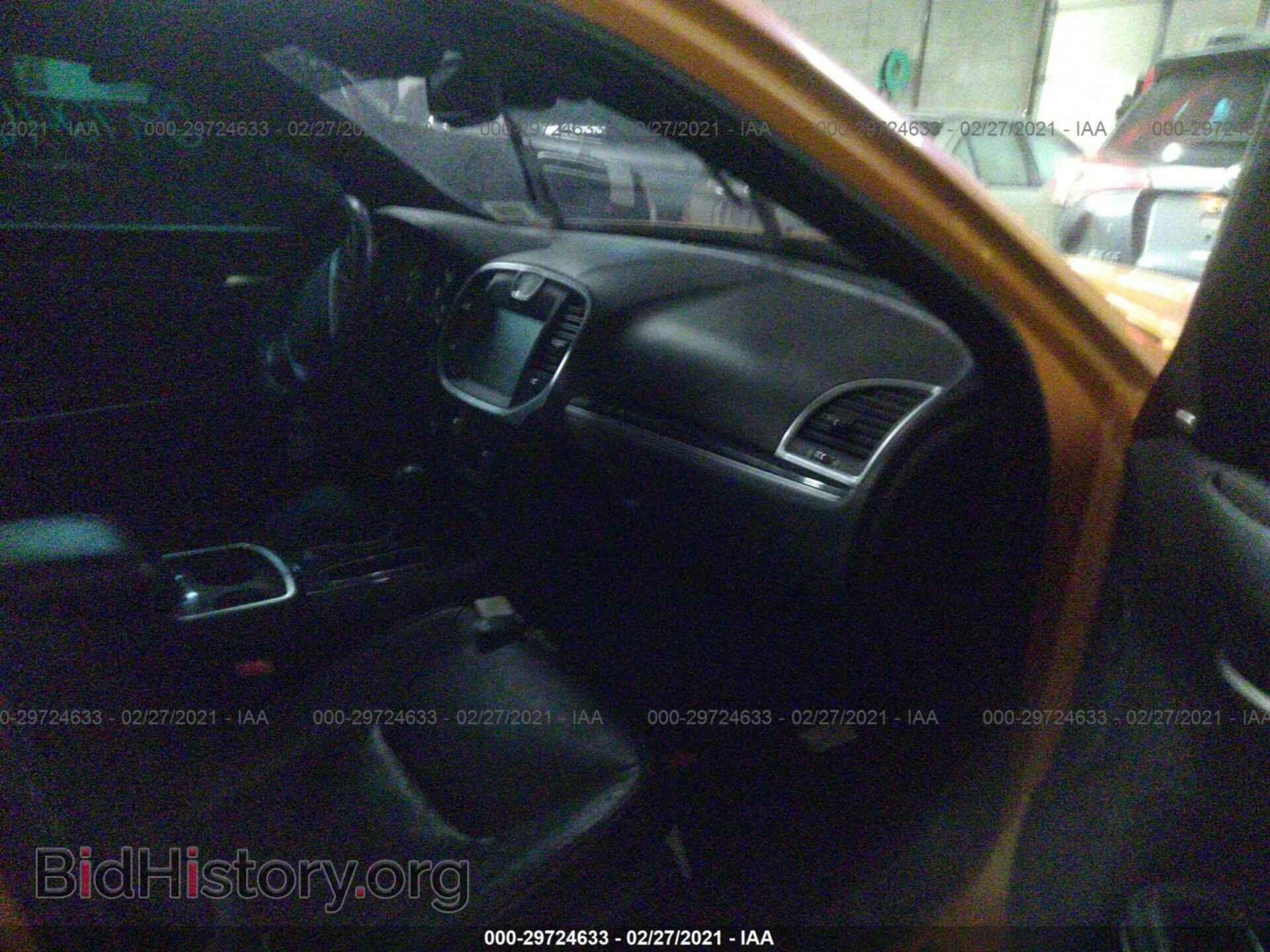 2011 CHRYSLER 300 - VIN: 2C3CA6CT2BH613808 - Фото 5