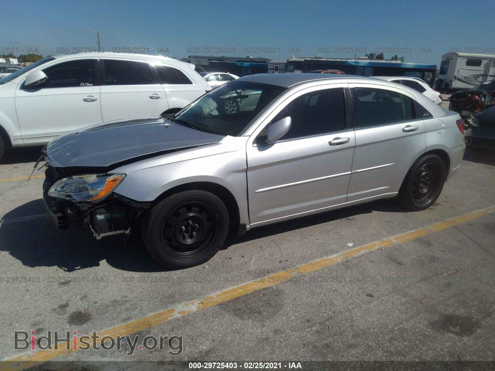 2012 CHRYSLER 200 - VIN: 1C3CCBAB7CN273044 - Фото 2