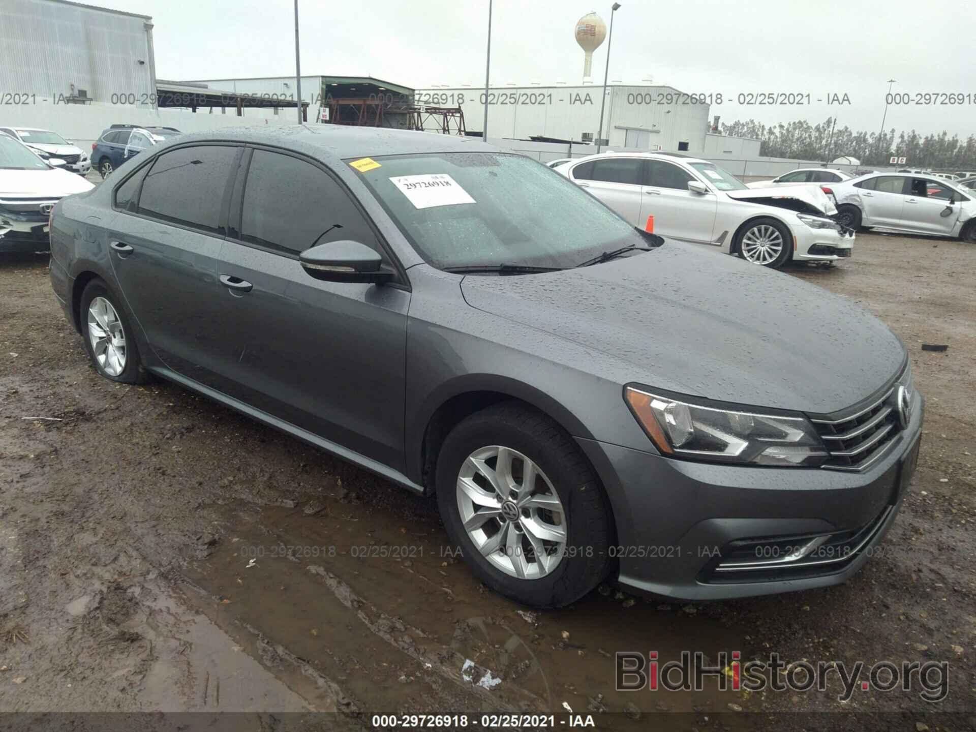 Photo 1VWAA7A34JC003922 - VOLKSWAGEN PASSAT 2018