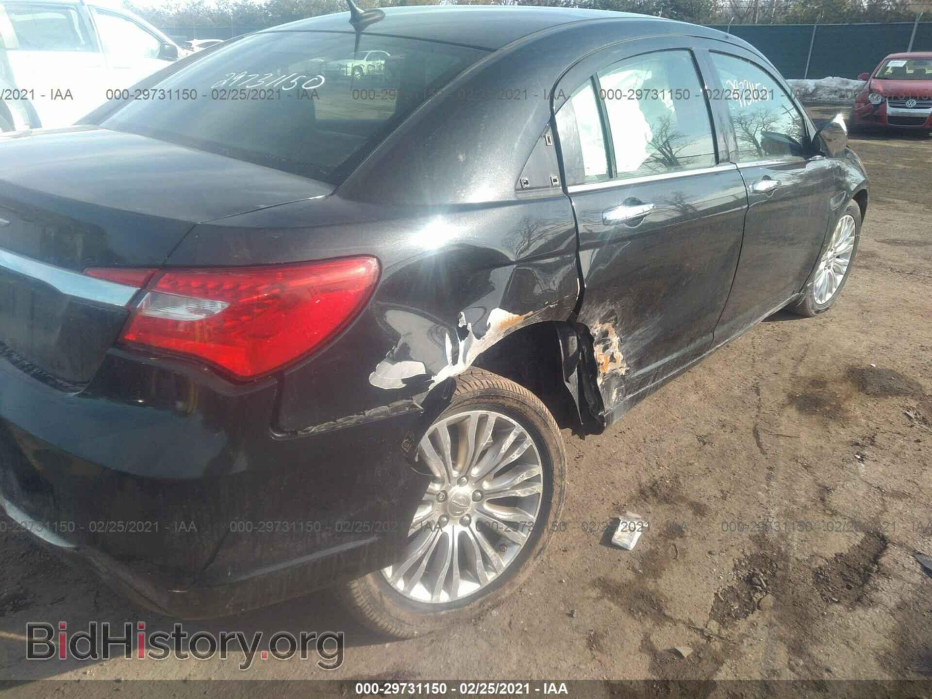 2011 CHRYSLER 200 - VIN: 1C3BC2FG8BN505827 - Фото 4