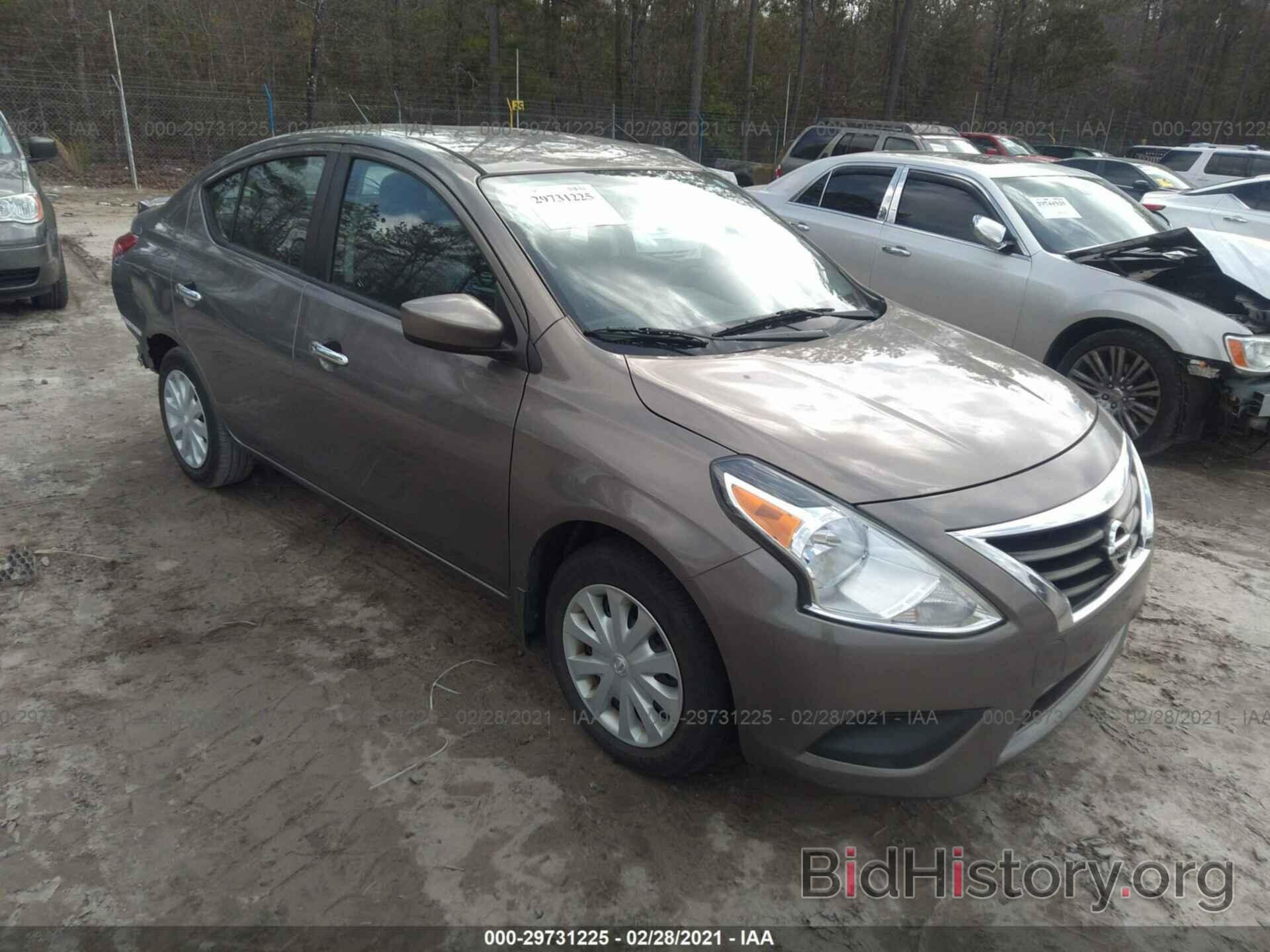 Photo 3N1CN7AP4HK467898 - NISSAN VERSA SEDAN 2017