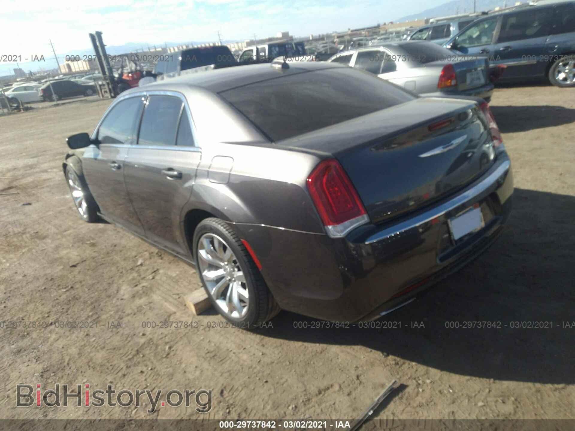 2017 CHRYSLER 300 - VIN: 2C3CCAAG3HH653424 - Фото 3