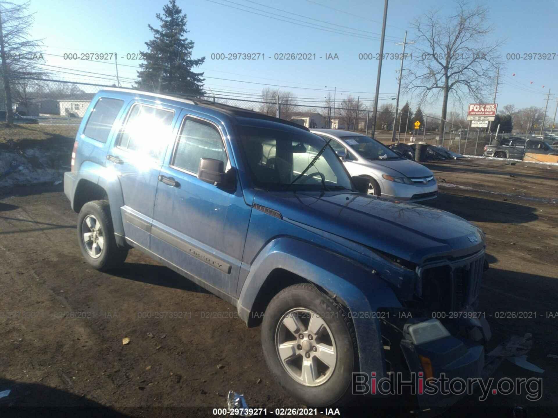 Фотография 1J8GN28KX9W545045 - JEEP LIBERTY 2009