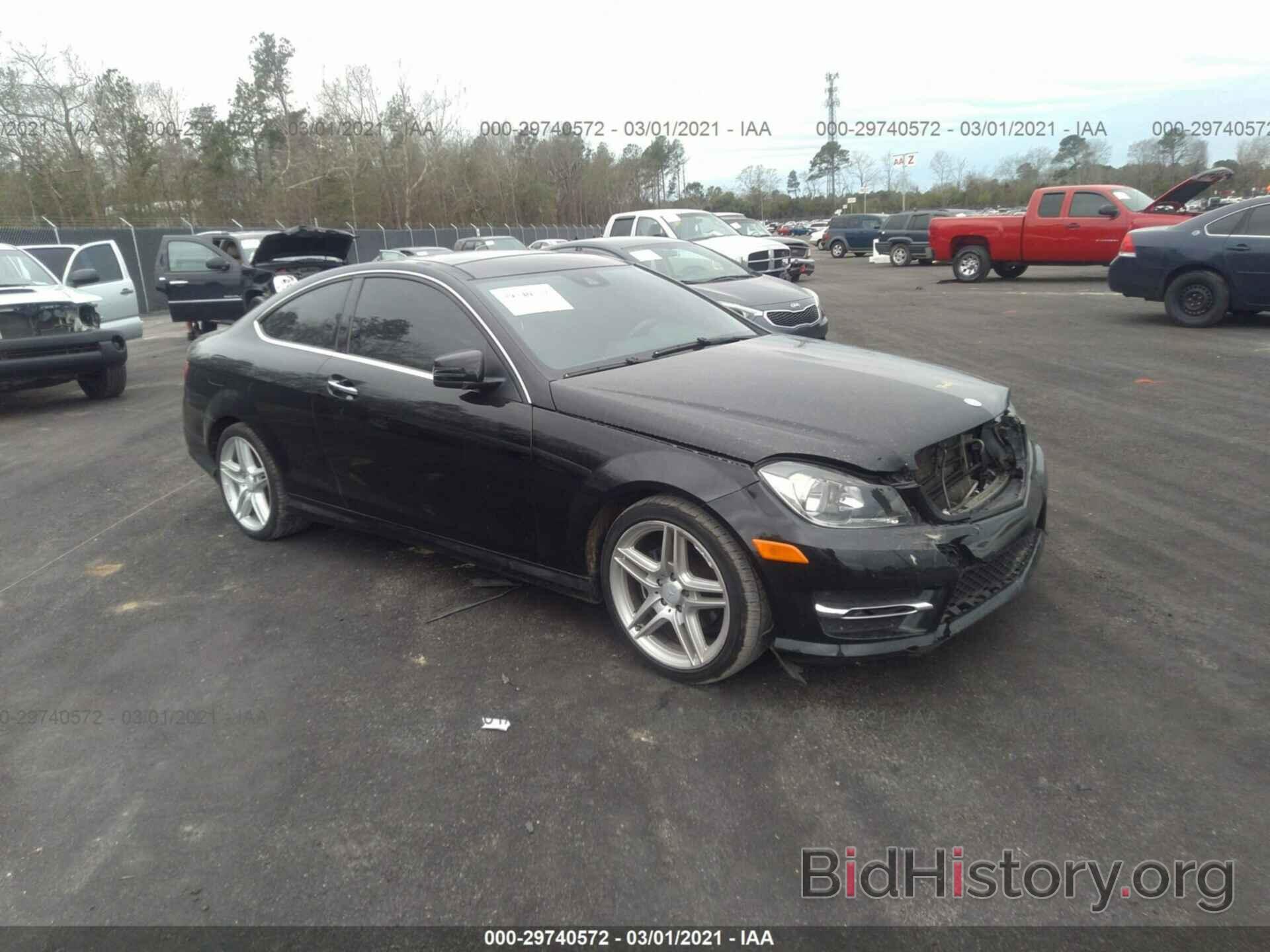 Photo WDDGJ4HB0DG035052 - MERCEDES-BENZ C-CLASS 2013