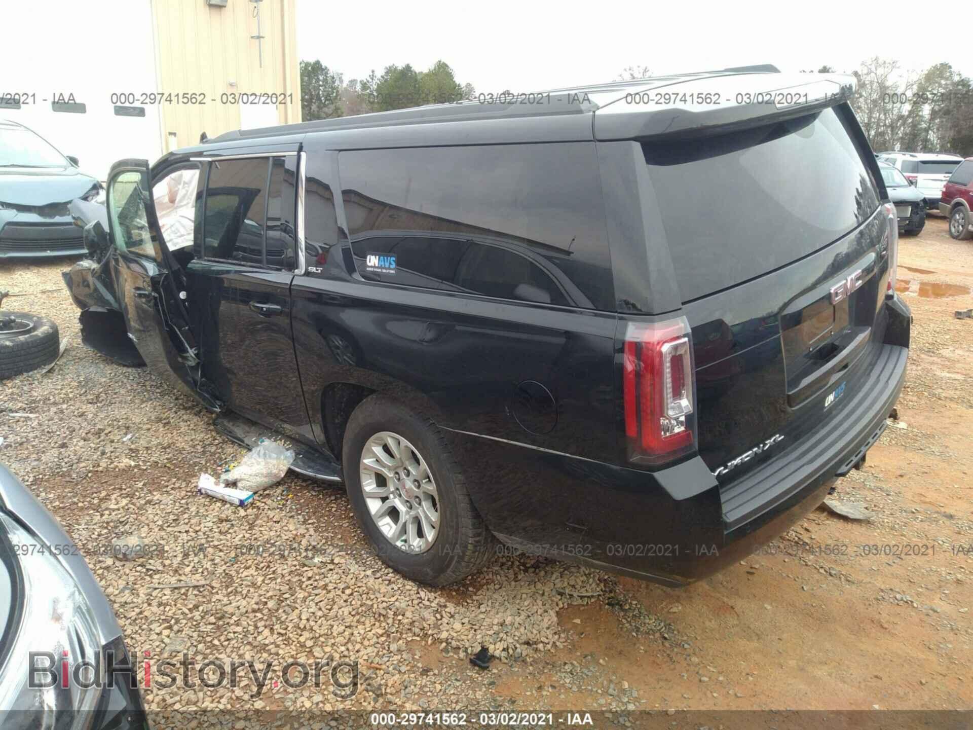 2019 GMC YUKON XL - VIN: 1GKS2GKC4KR172425 - Фото 3