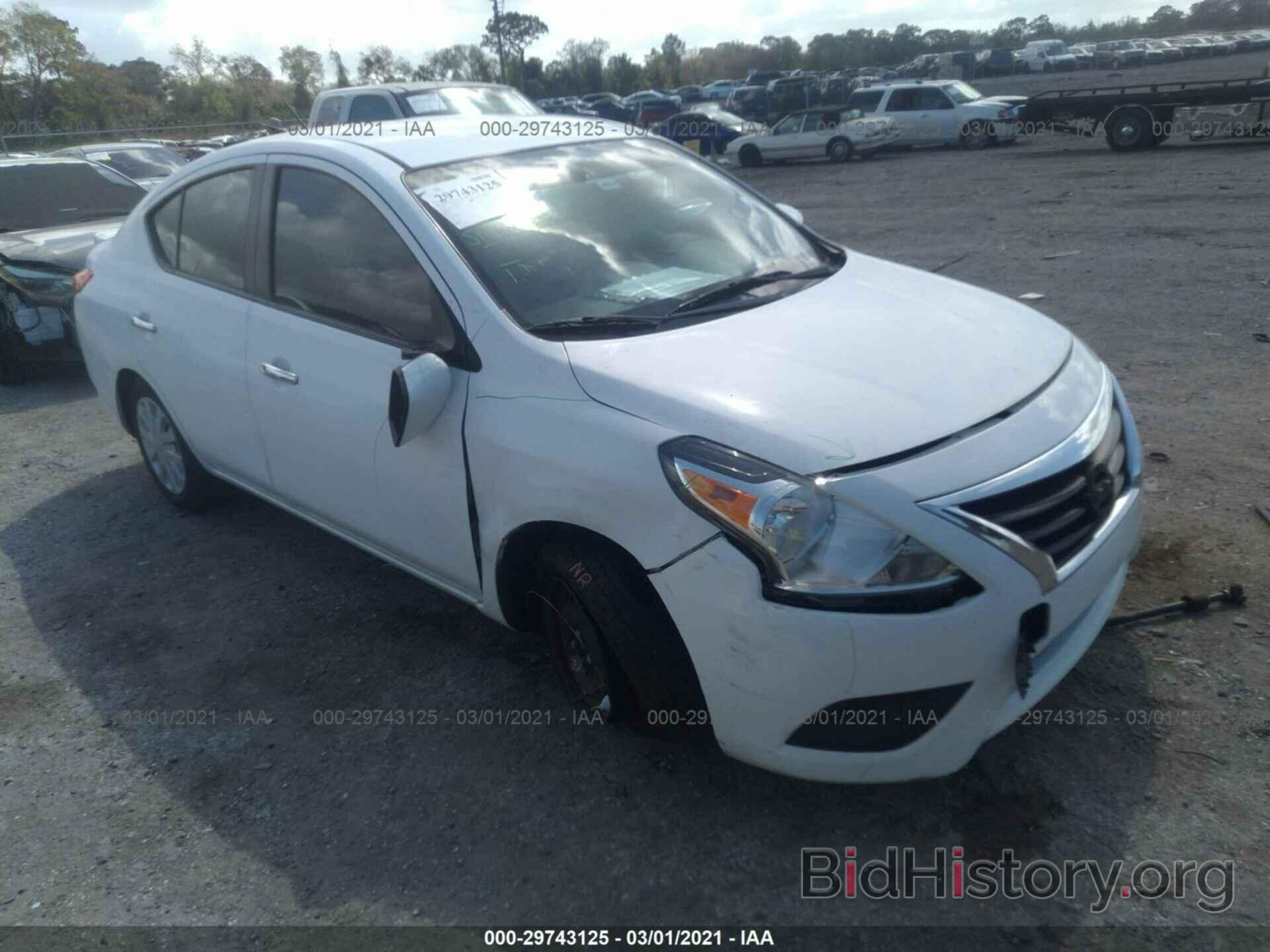 Photo 3N1CN7AP8JL803469 - NISSAN VERSA SEDAN 2018