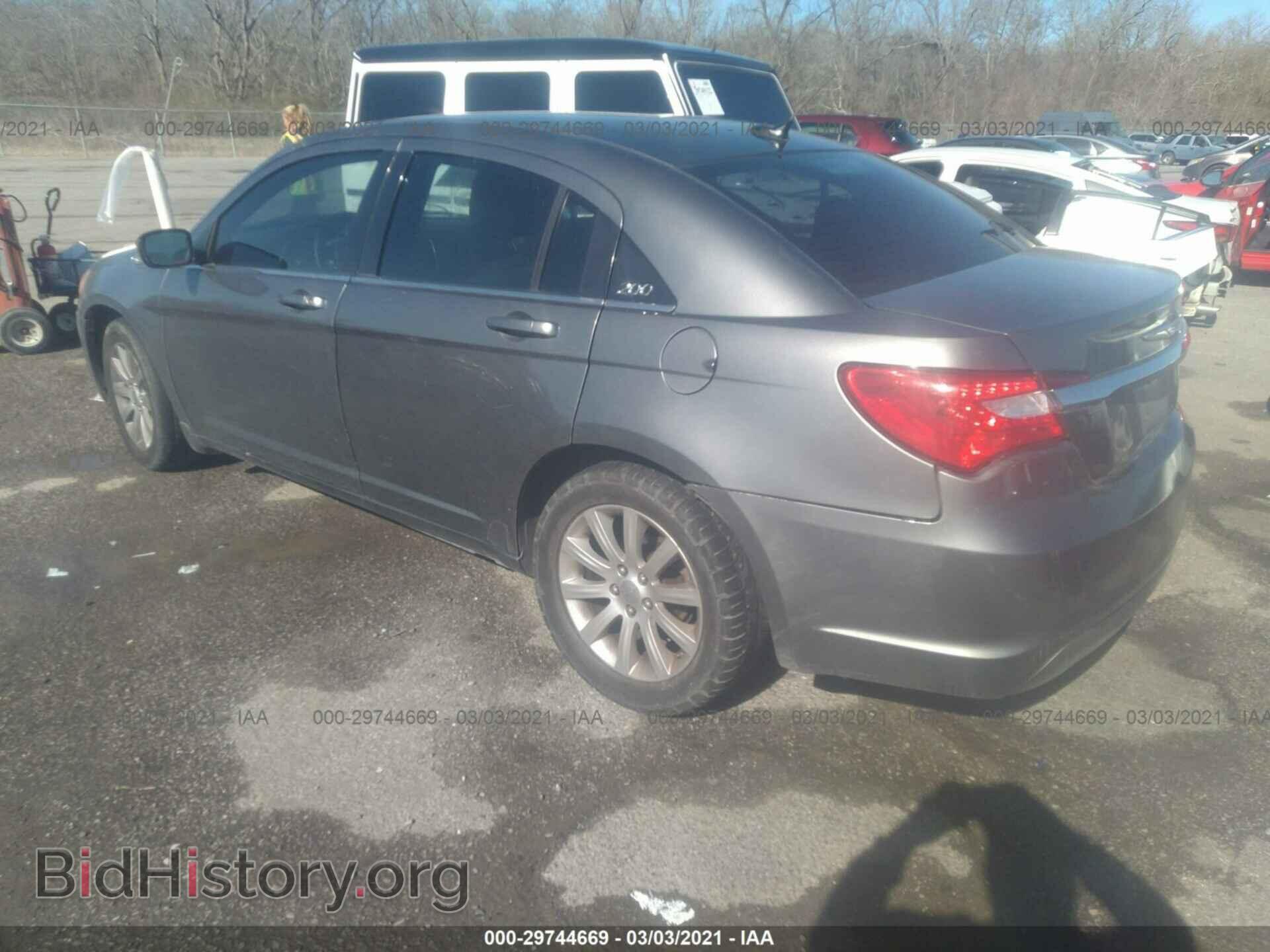 2013 CHRYSLER 200 - VIN: 1C3CCBBB7DN695606 - Фото 3