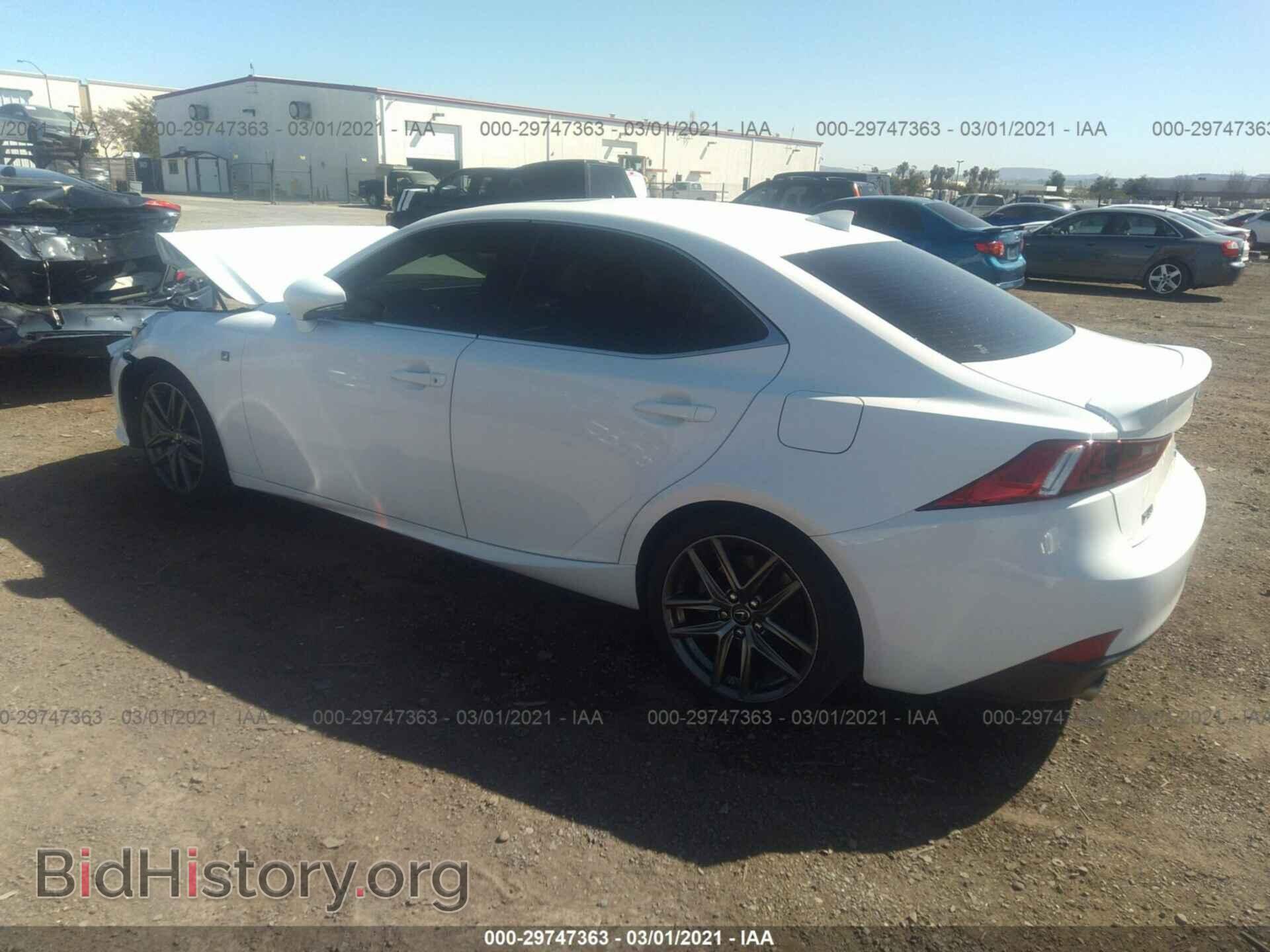 2016 LEXUS IS 200T - VIN: JTHBA1D28G5026607 - Фото 3