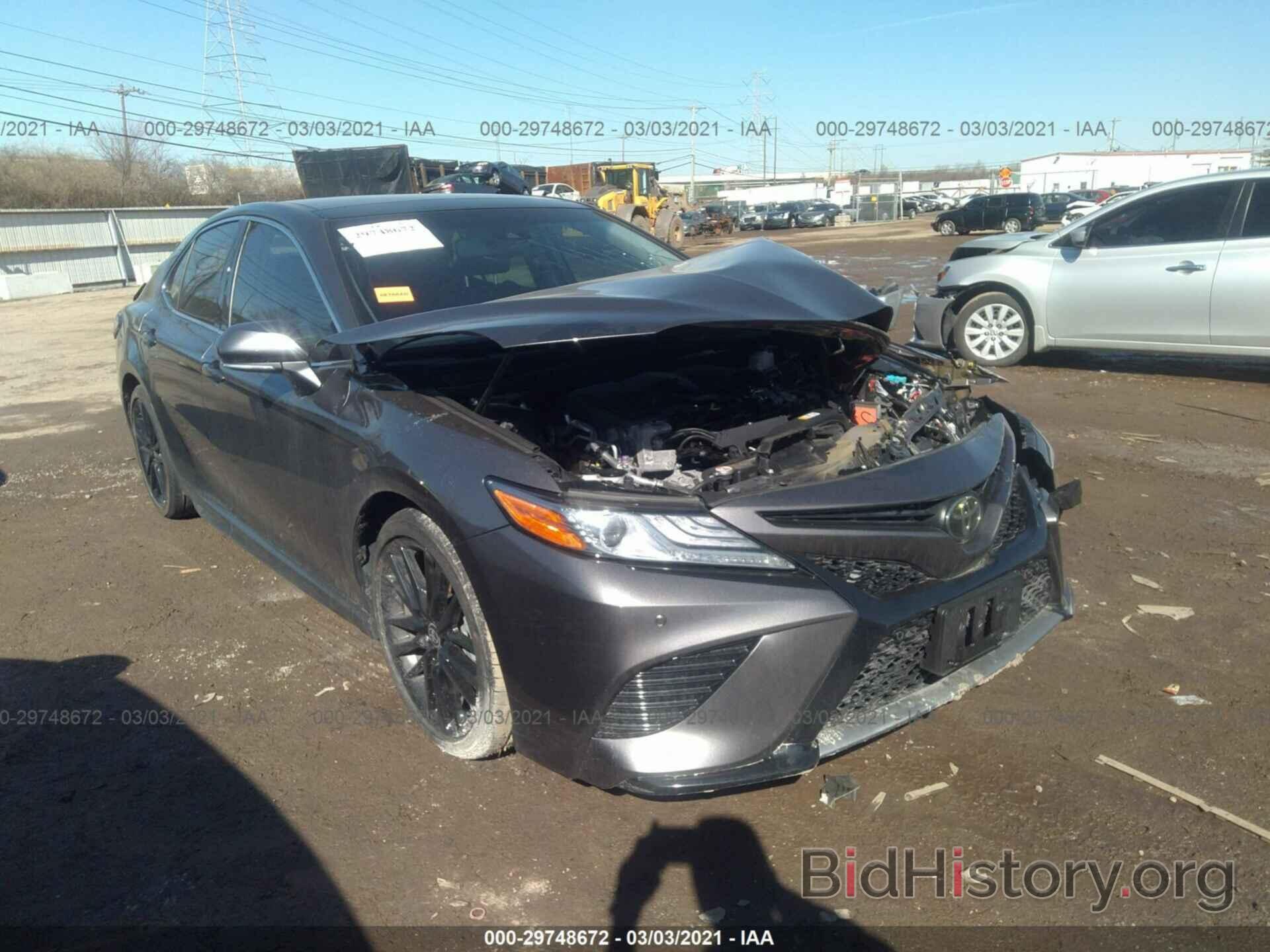 Photo 4T1B61HK9JU053126 - TOYOTA CAMRY 2018