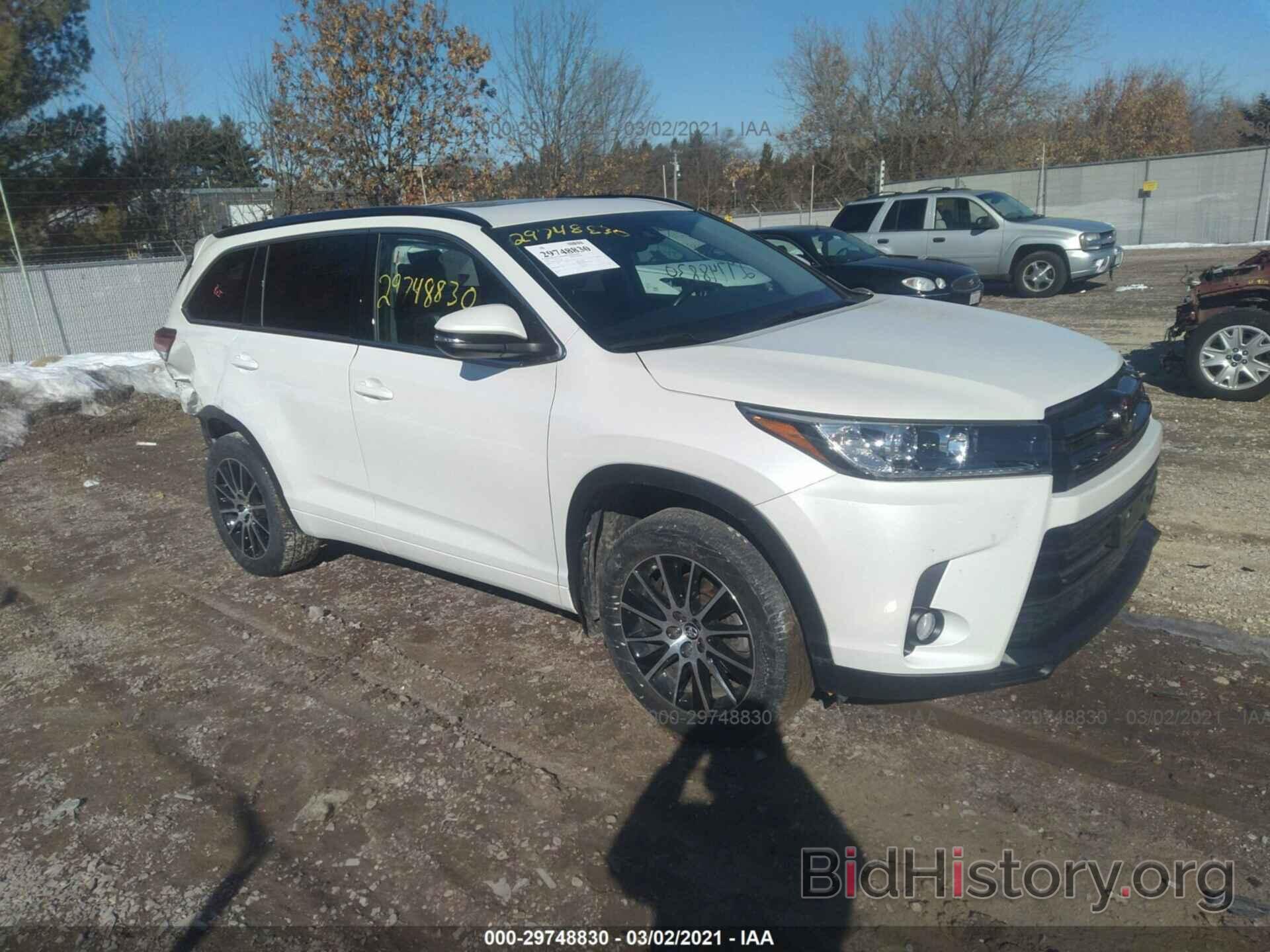 Фотография 5TDJZRFHXJS491803 - TOYOTA HIGHLANDER 2018