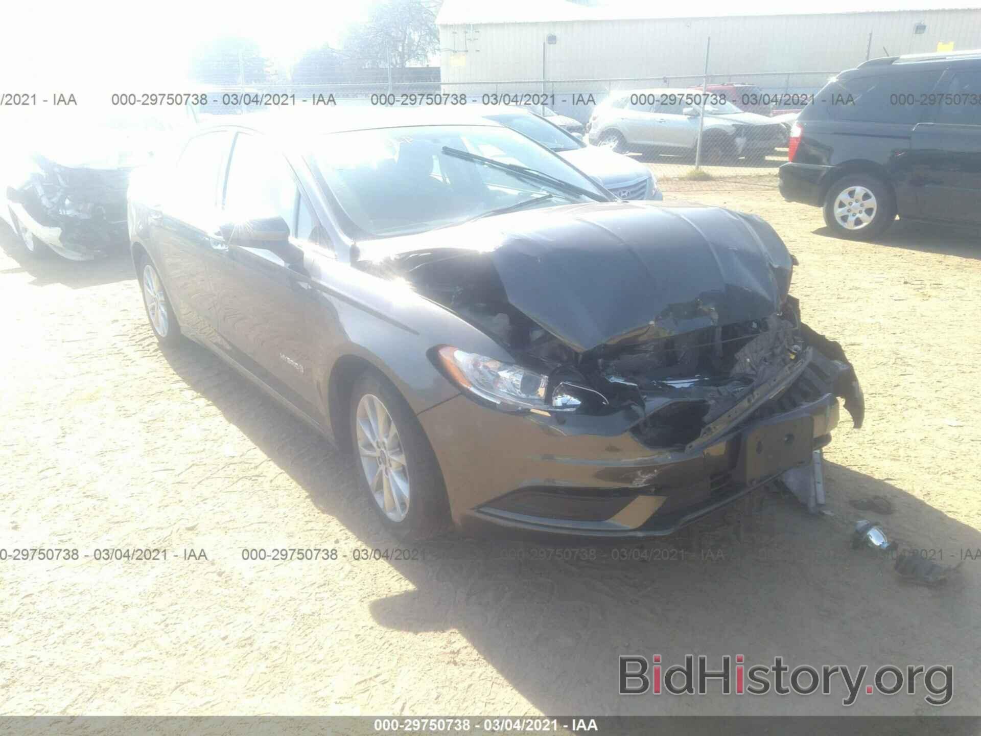 Photo 3FA6P0LU2HR354916 - FORD FUSION 2017