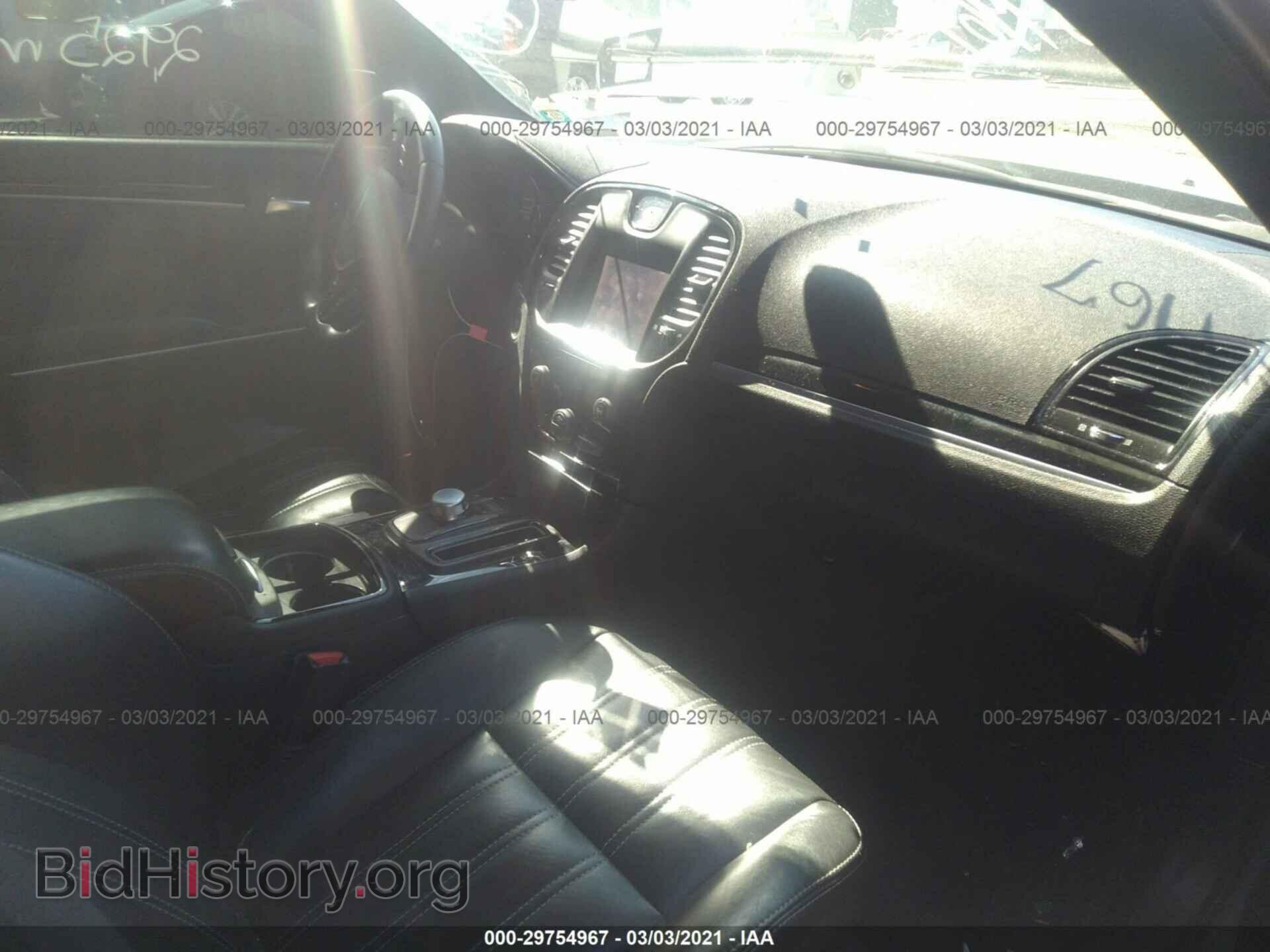 2019 CHRYSLER 300 - VIN: 2C3CCABG9KH515540 - Фото 5