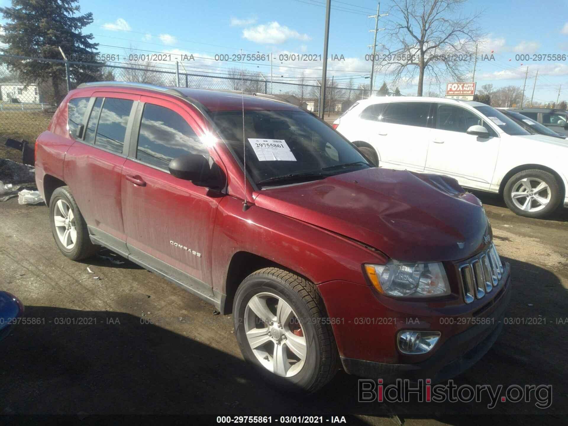 Photo 1J4NT1FAXBD137777 - JEEP COMPASS 2011