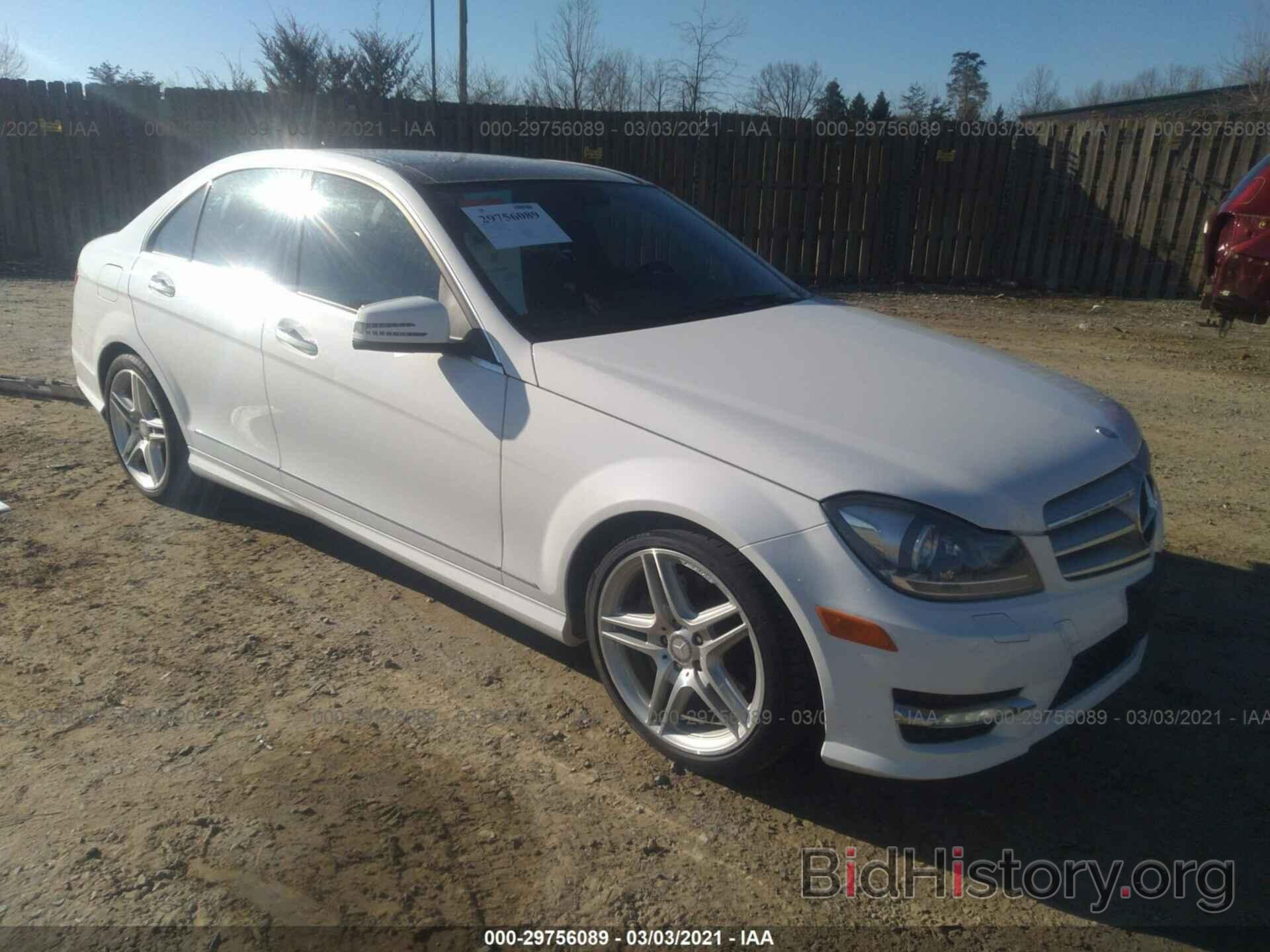 Photo WDDGF8AB2DA742773 - MERCEDES-BENZ C-CLASS 2013