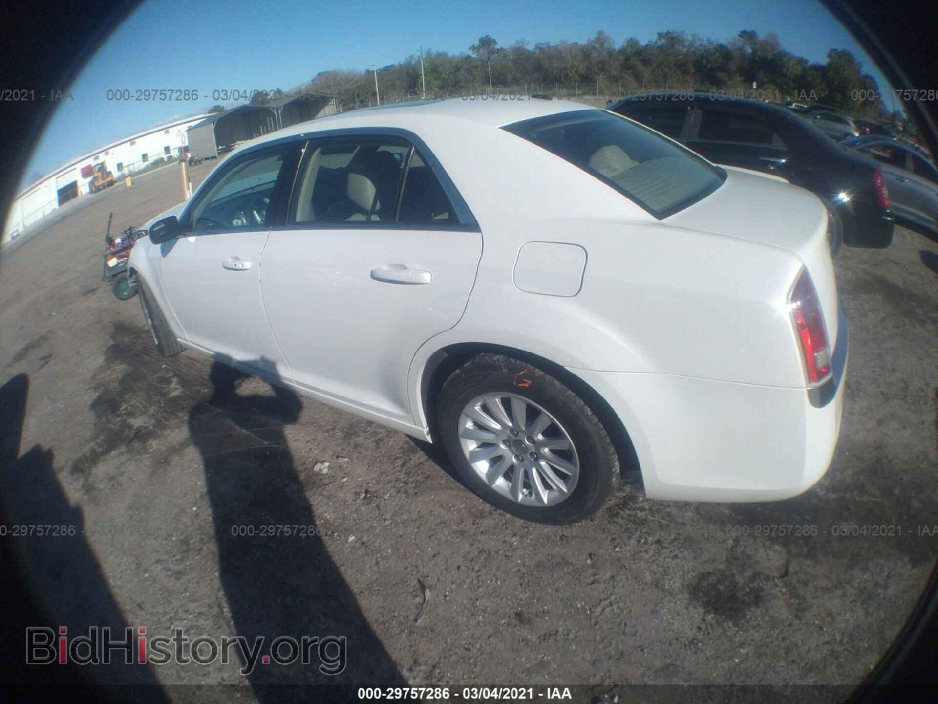 2014 CHRYSLER 300 - VIN: 2C3CCAAG7EH184351 - Фото 3