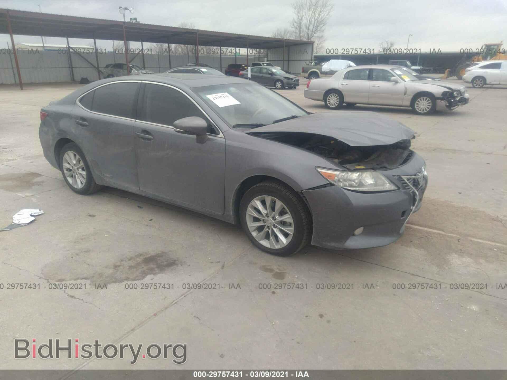 Фотография JTHBW1GG2D2028617 - LEXUS ES 300H 2013