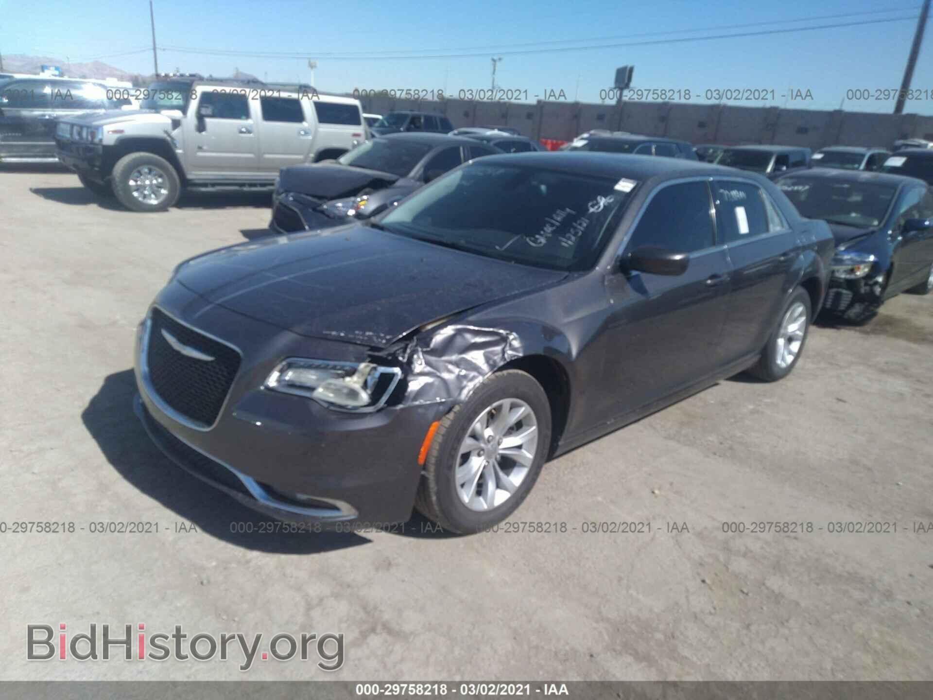 2016 CHRYSLER 300 - VIN: 2C3CCAAG3GH123923 - Фото 2