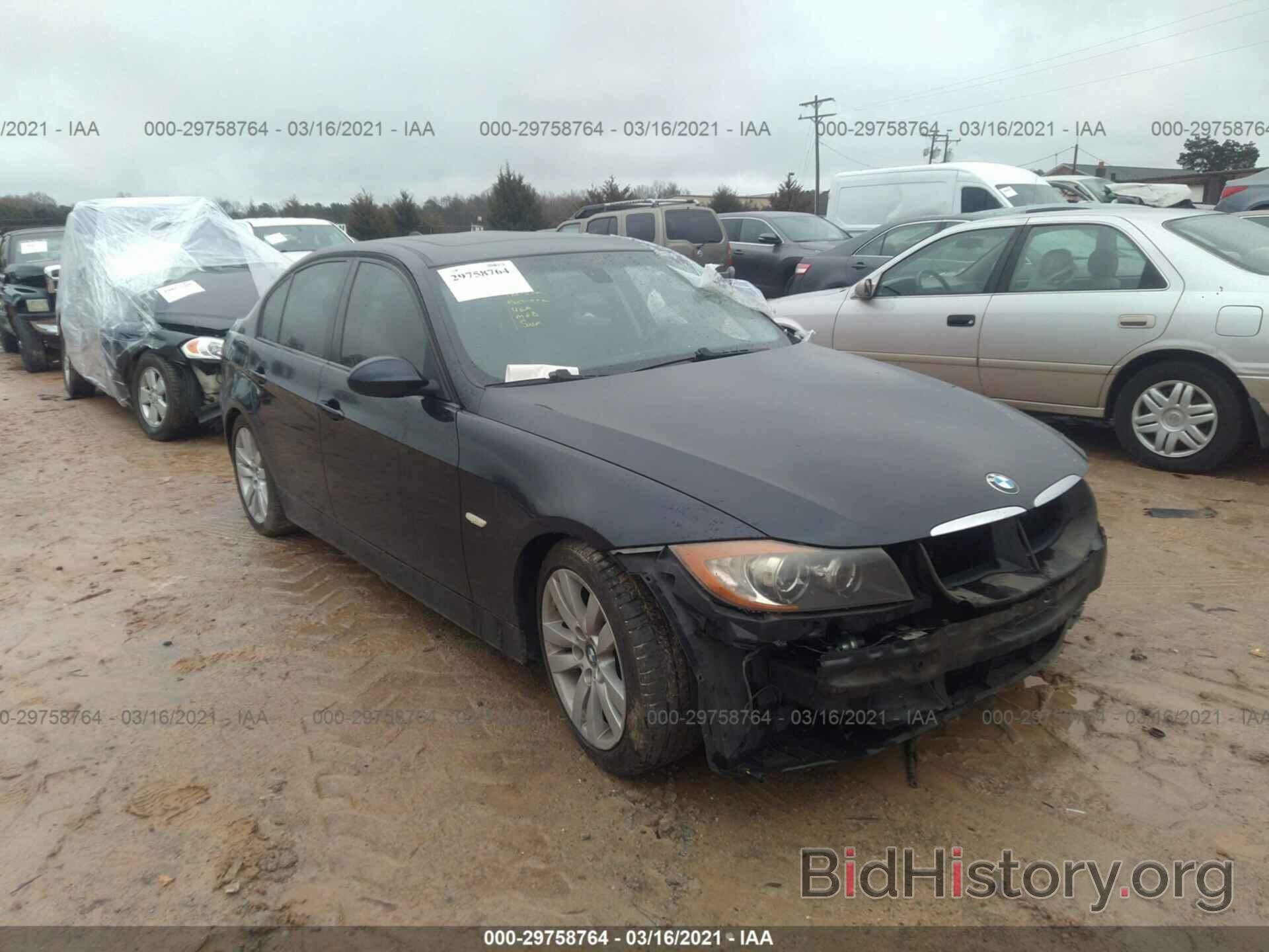 Photo WBAVA37518NL57740 - BMW 3 SERIES 2008