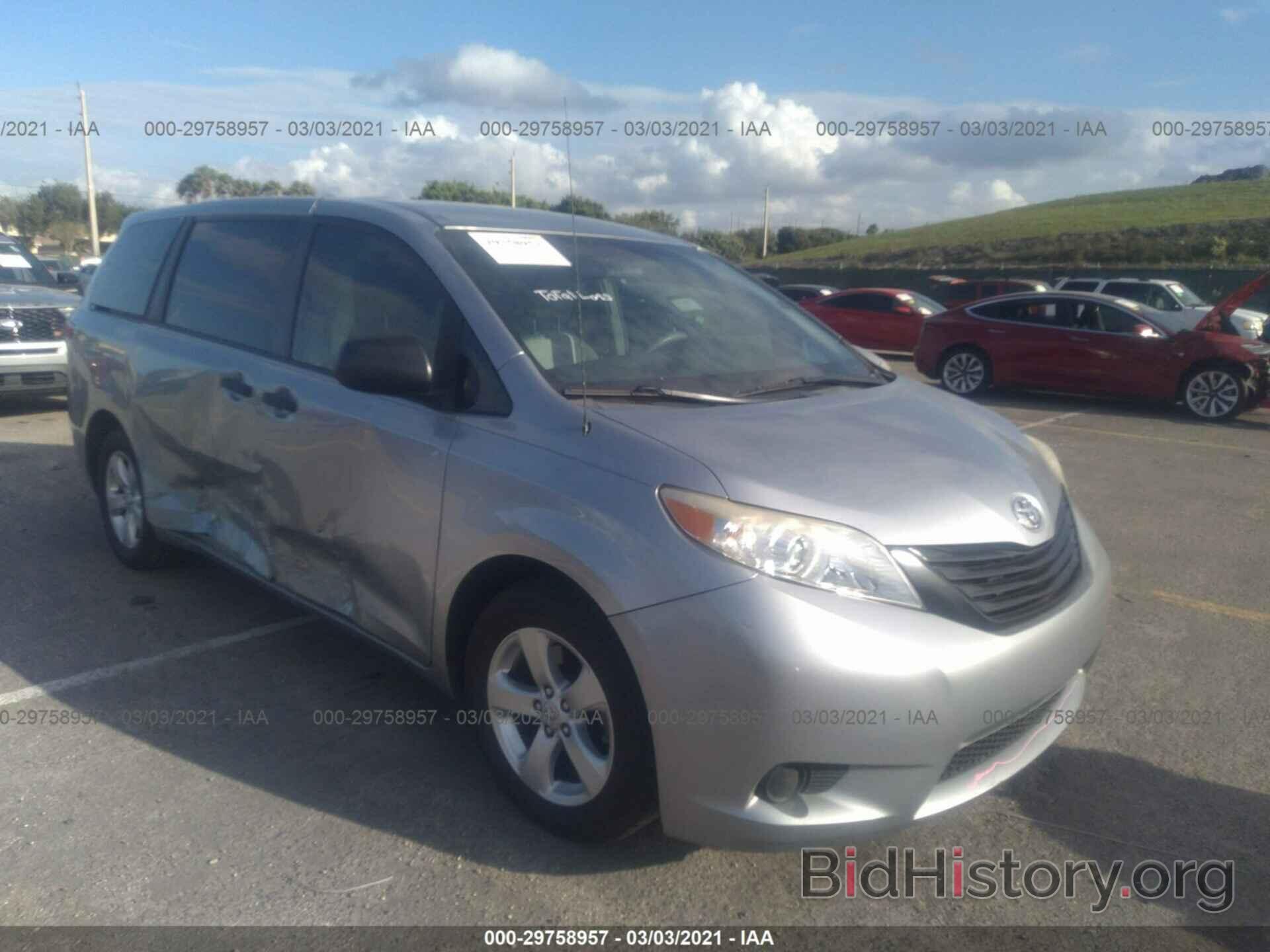 Photo 5TDZK3DC1DS397714 - TOYOTA SIENNA 2013