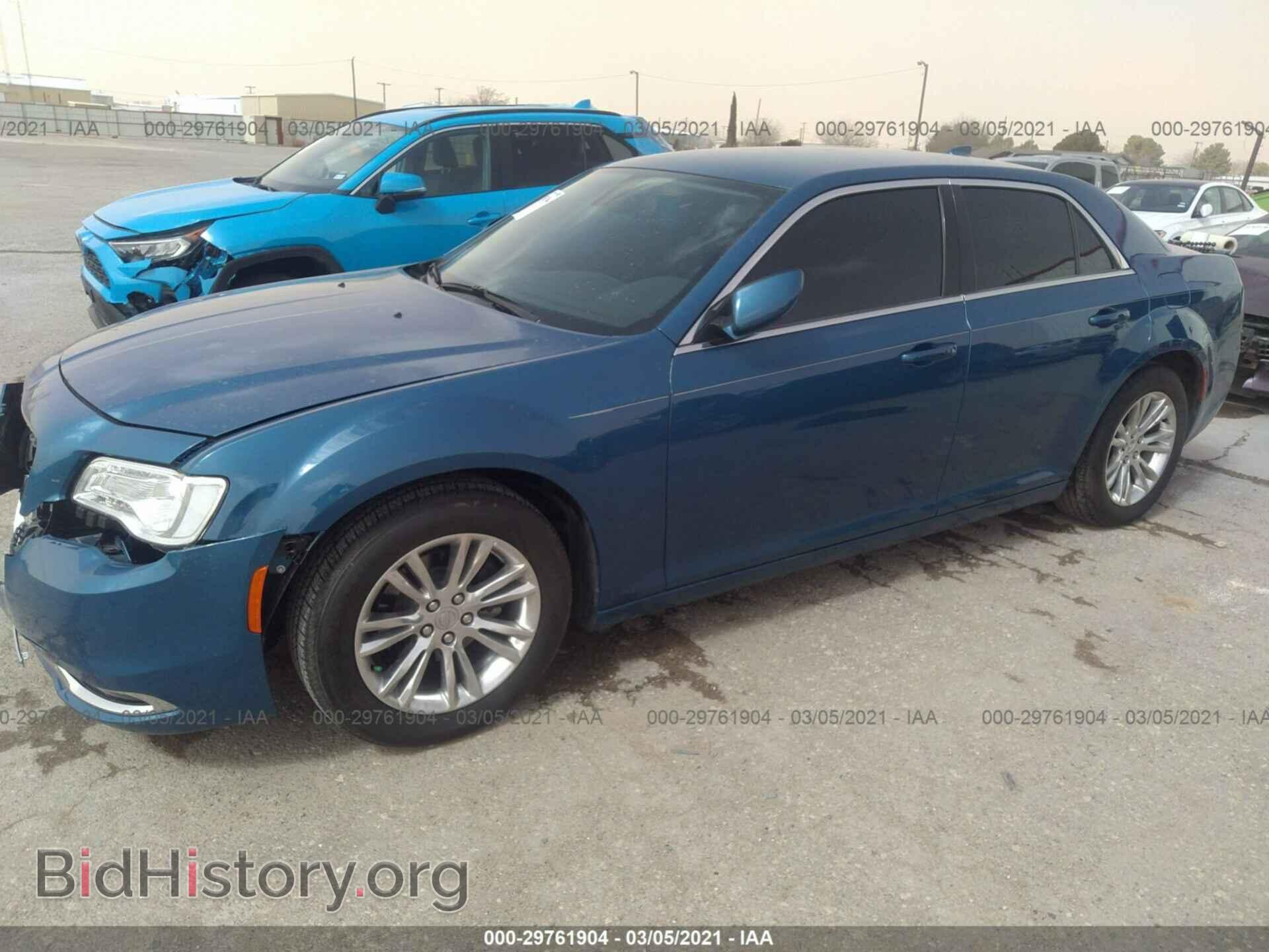 2020 CHRYSLER 300 - VIN: 2C3CCAAG0LH173608 - Фото 2