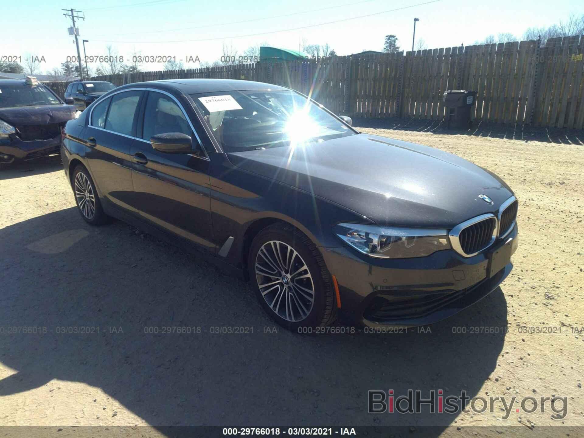 Photo WBAJA7C53KG911805 - BMW 5 SERIES 2019