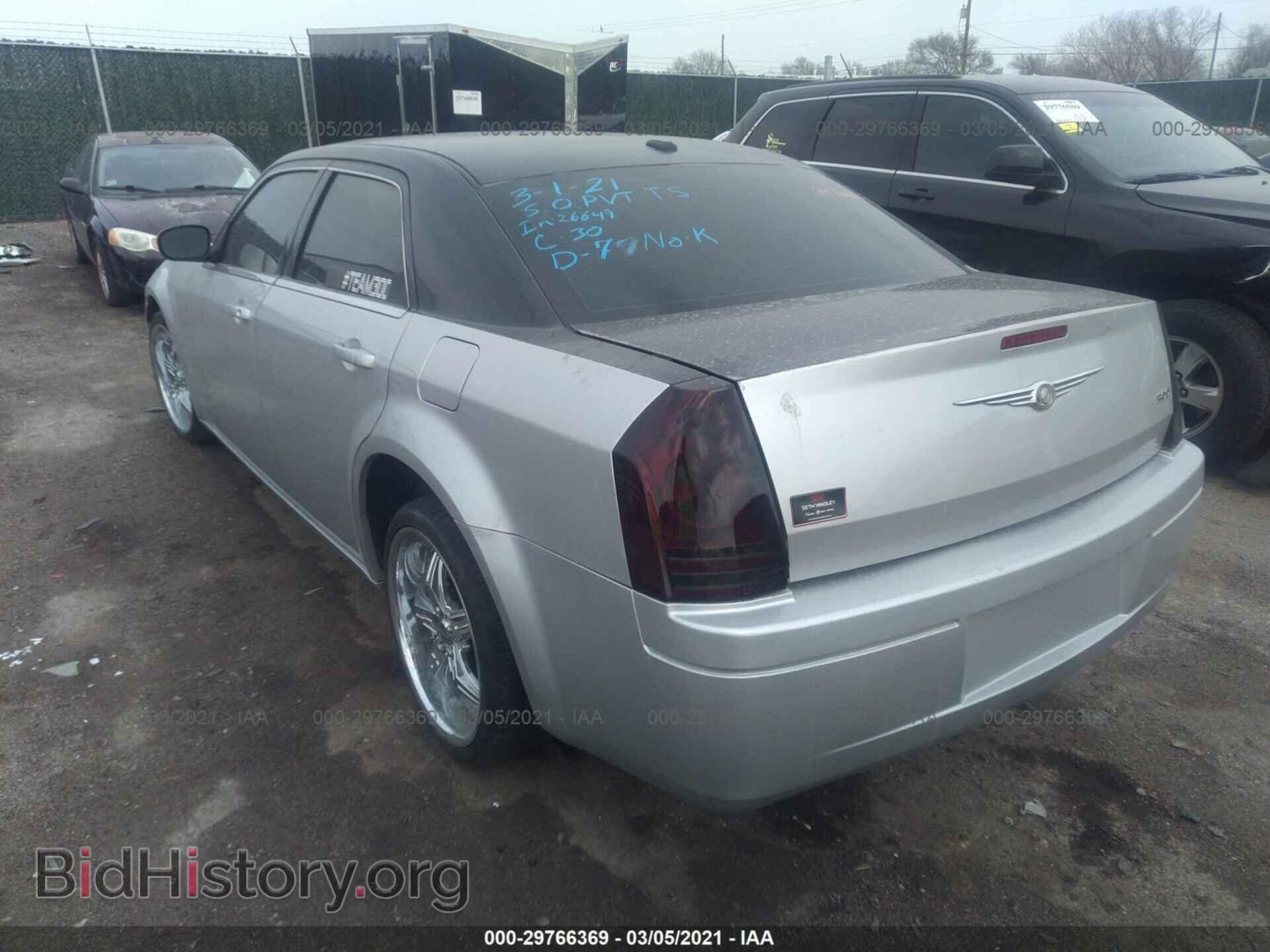 2010 CHRYSLER 300 - VIN: 2C3CA2CV4AH262330 - Фото 3