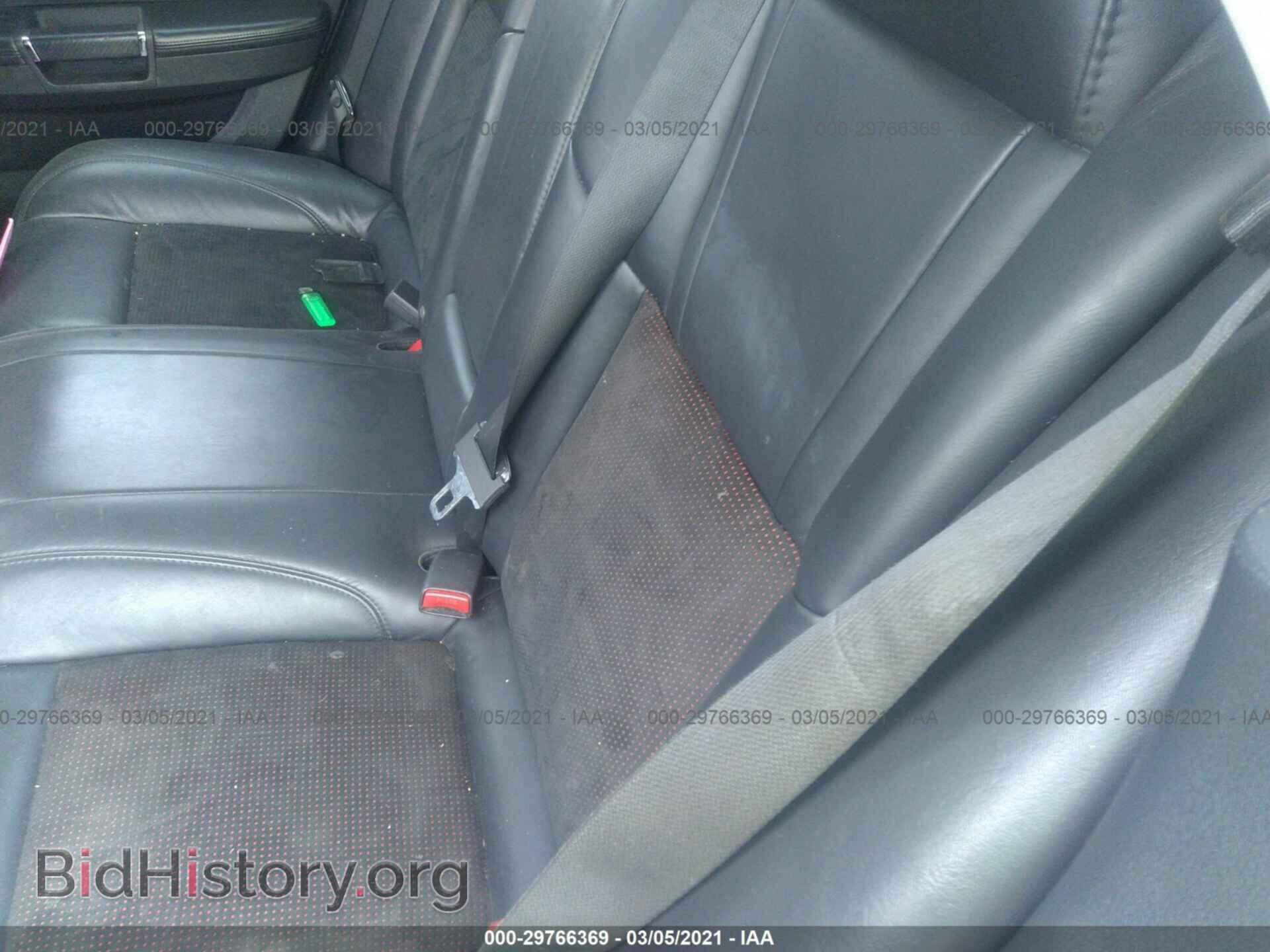 2010 CHRYSLER 300 - VIN: 2C3CA2CV4AH262330 - Фото 8