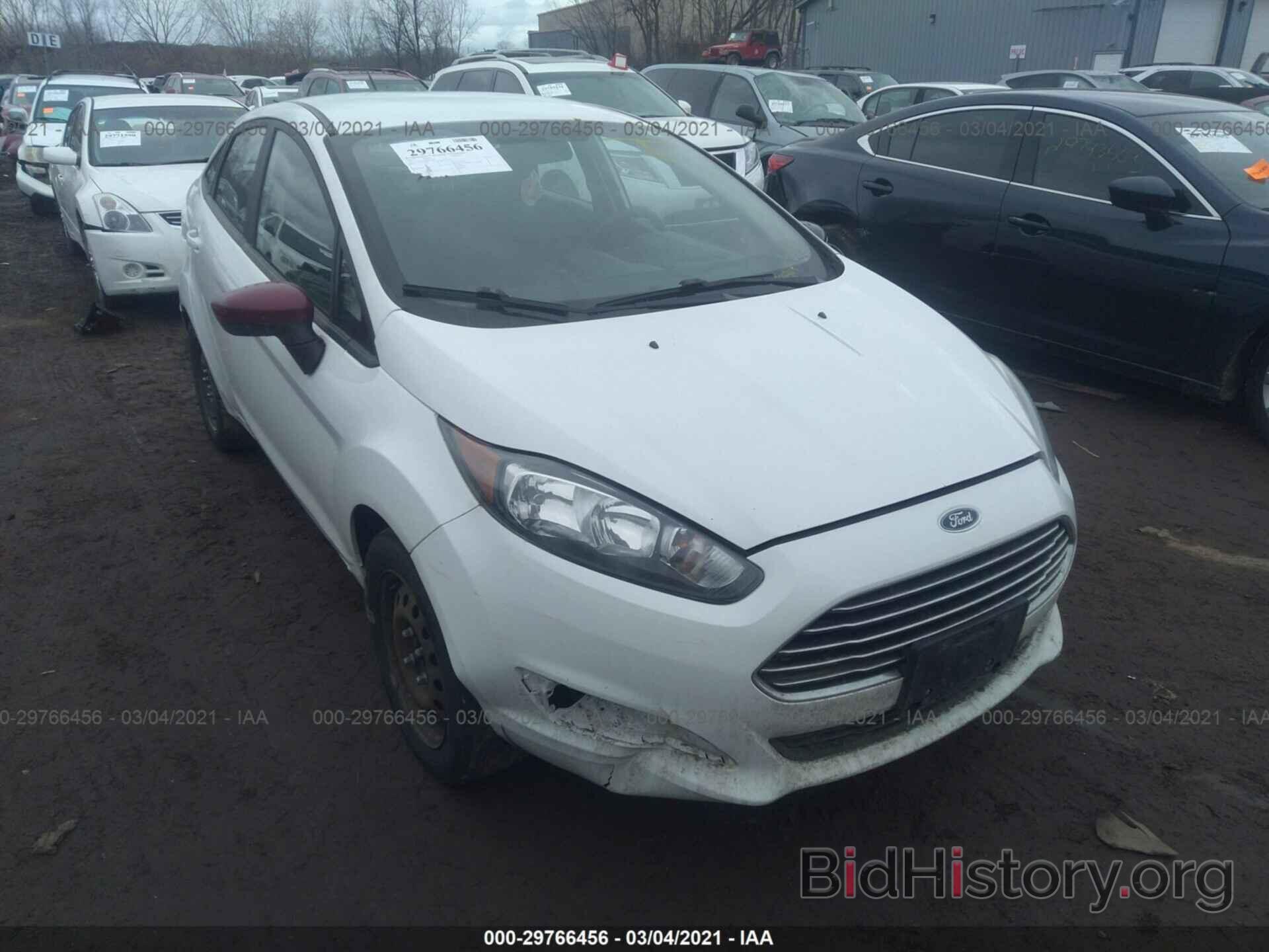 Photo 3FADP4AJ6FM161881 - FORD FIESTA 2015