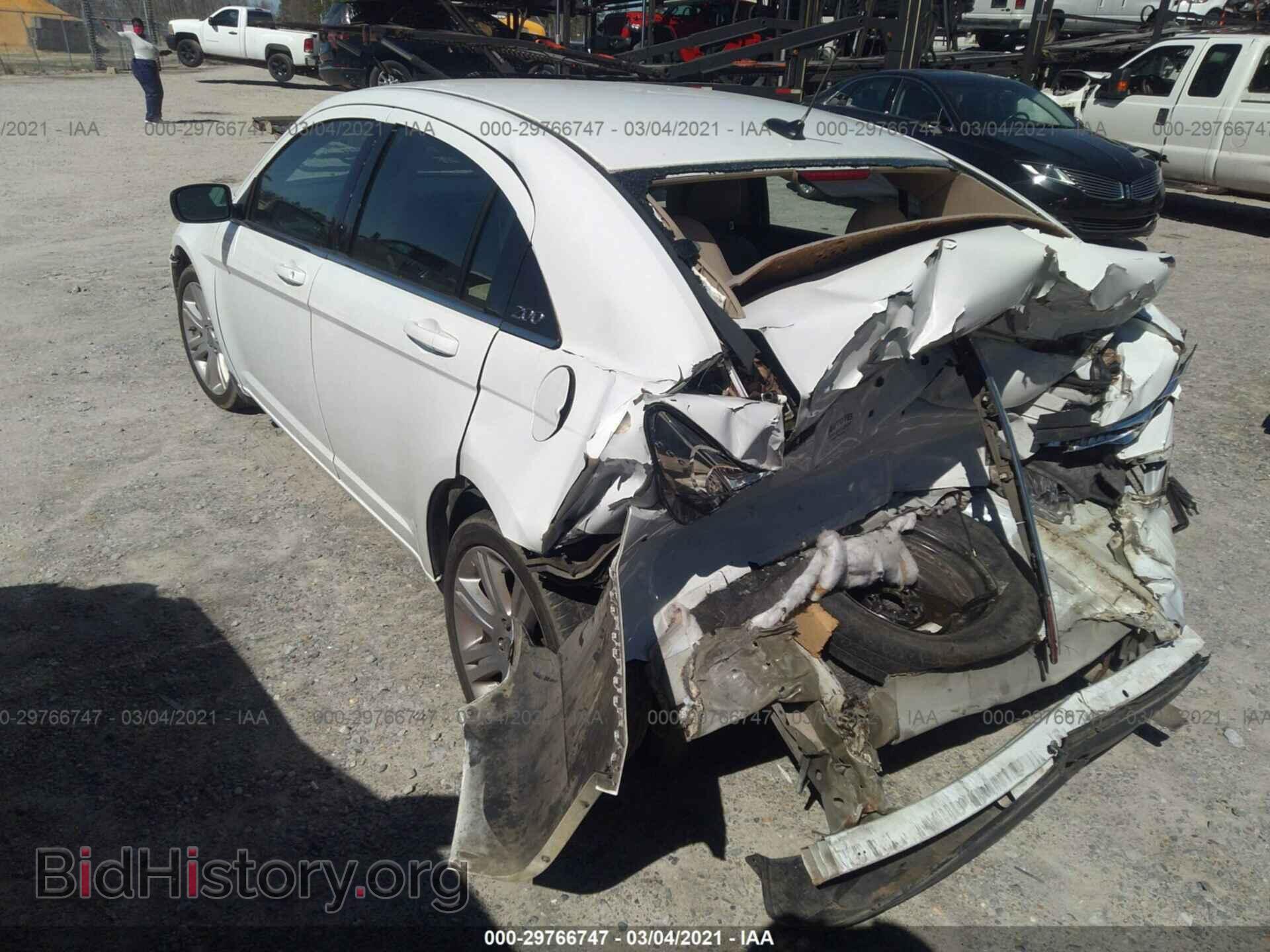 2013 CHRYSLER 200 - VIN: 1C3CCBAB8DN697804 - Фото 3