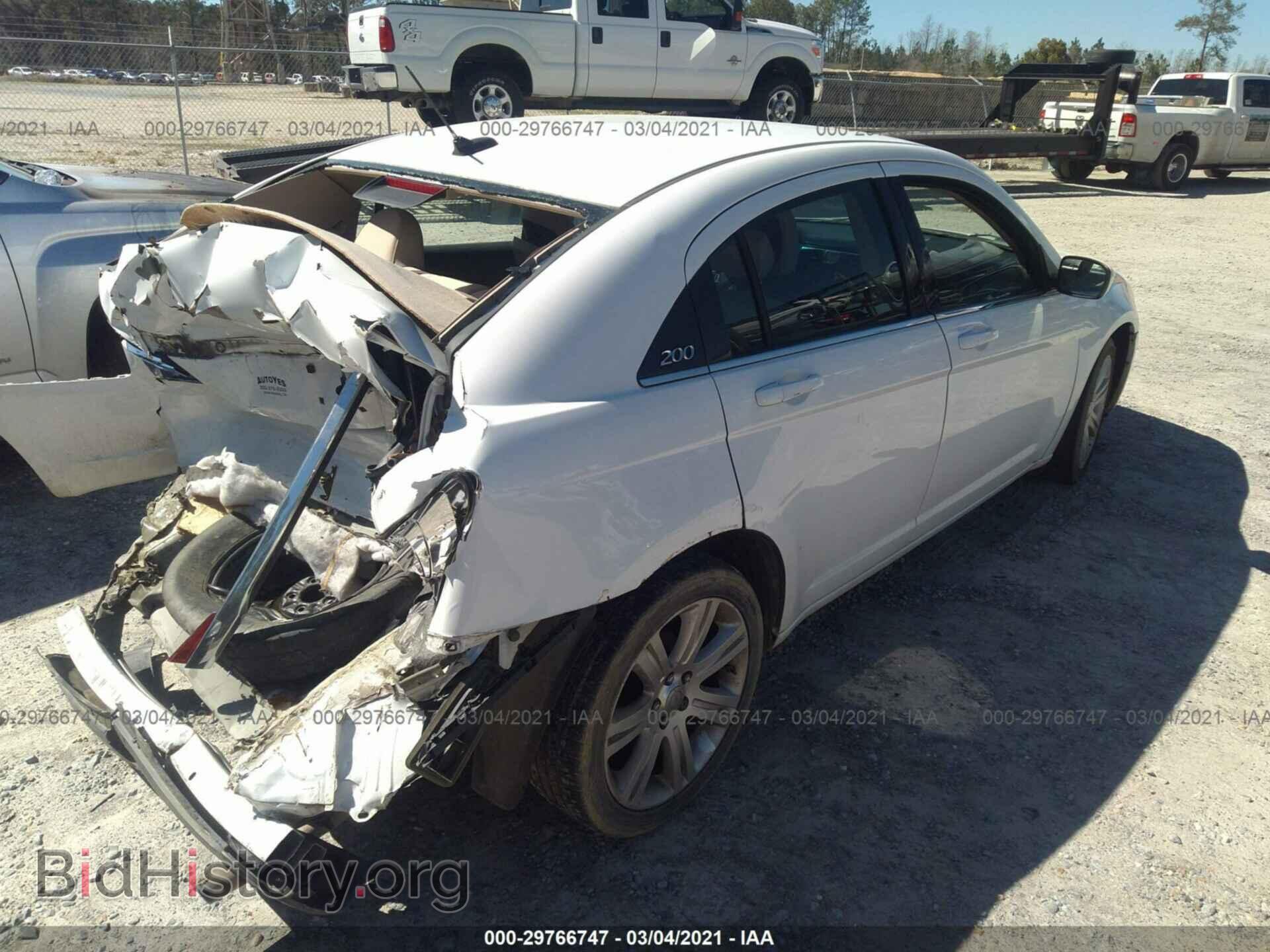 2013 CHRYSLER 200 - VIN: 1C3CCBAB8DN697804 - Фото 4