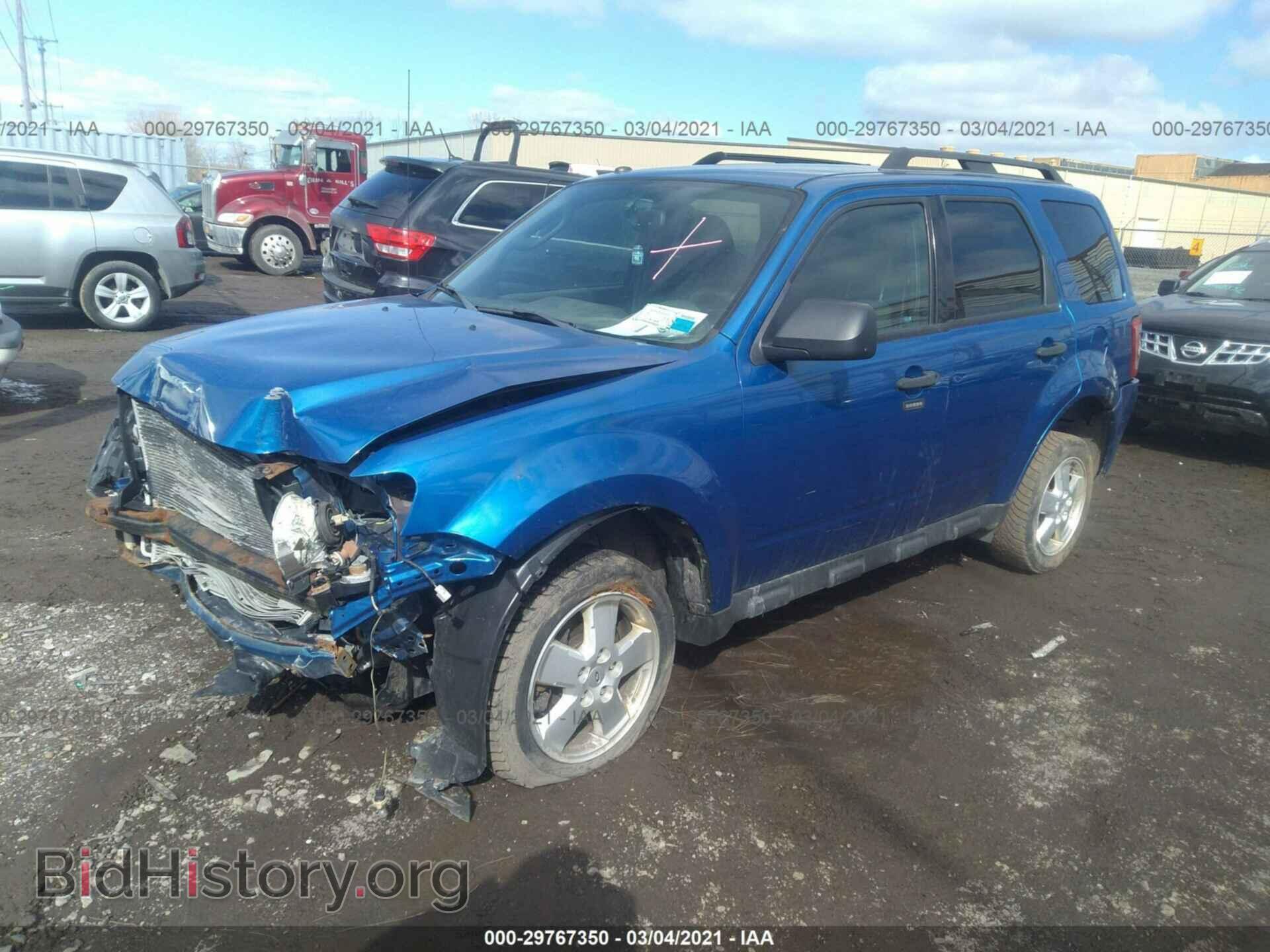 2011 FORD ESCAPE - VIN: 1FMCU0D75BKB32991 - Фото 2