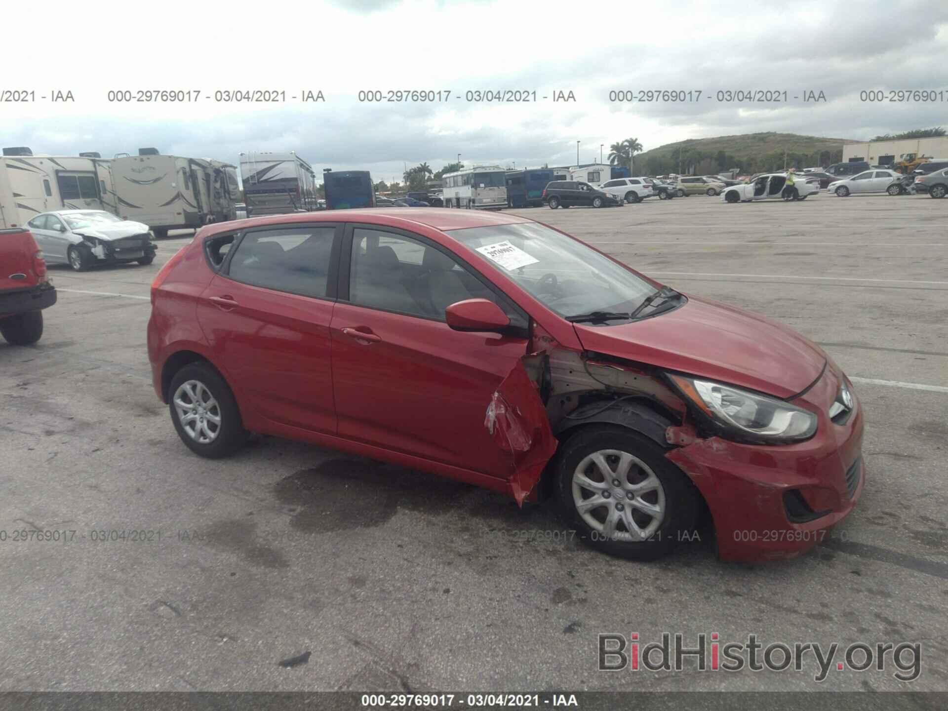 Photo KMHCT5AE0DU122640 - HYUNDAI ACCENT 2013