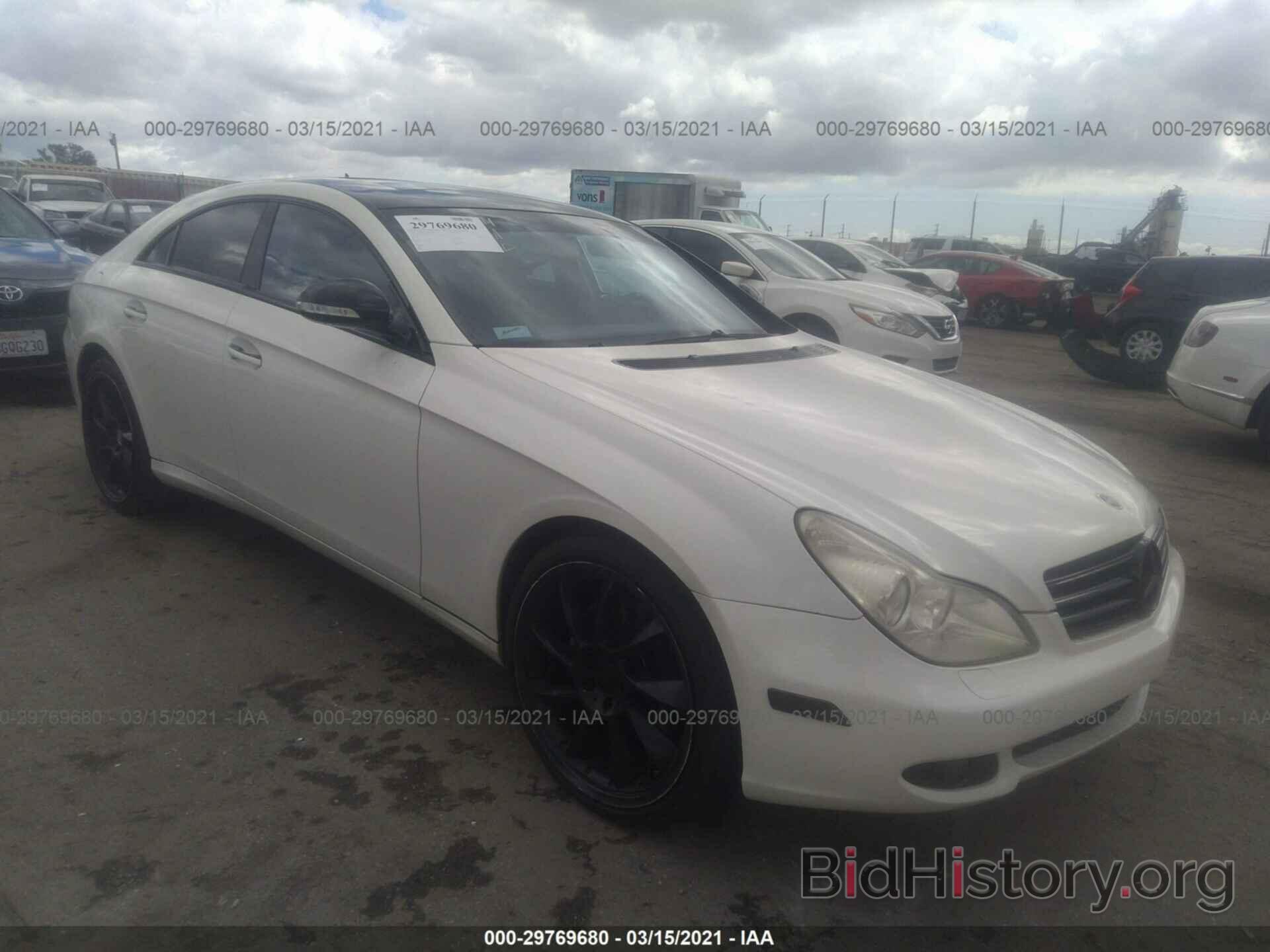 Photo WDDDJ72X37A099456 - MERCEDES-BENZ CLS-CLASS 2007