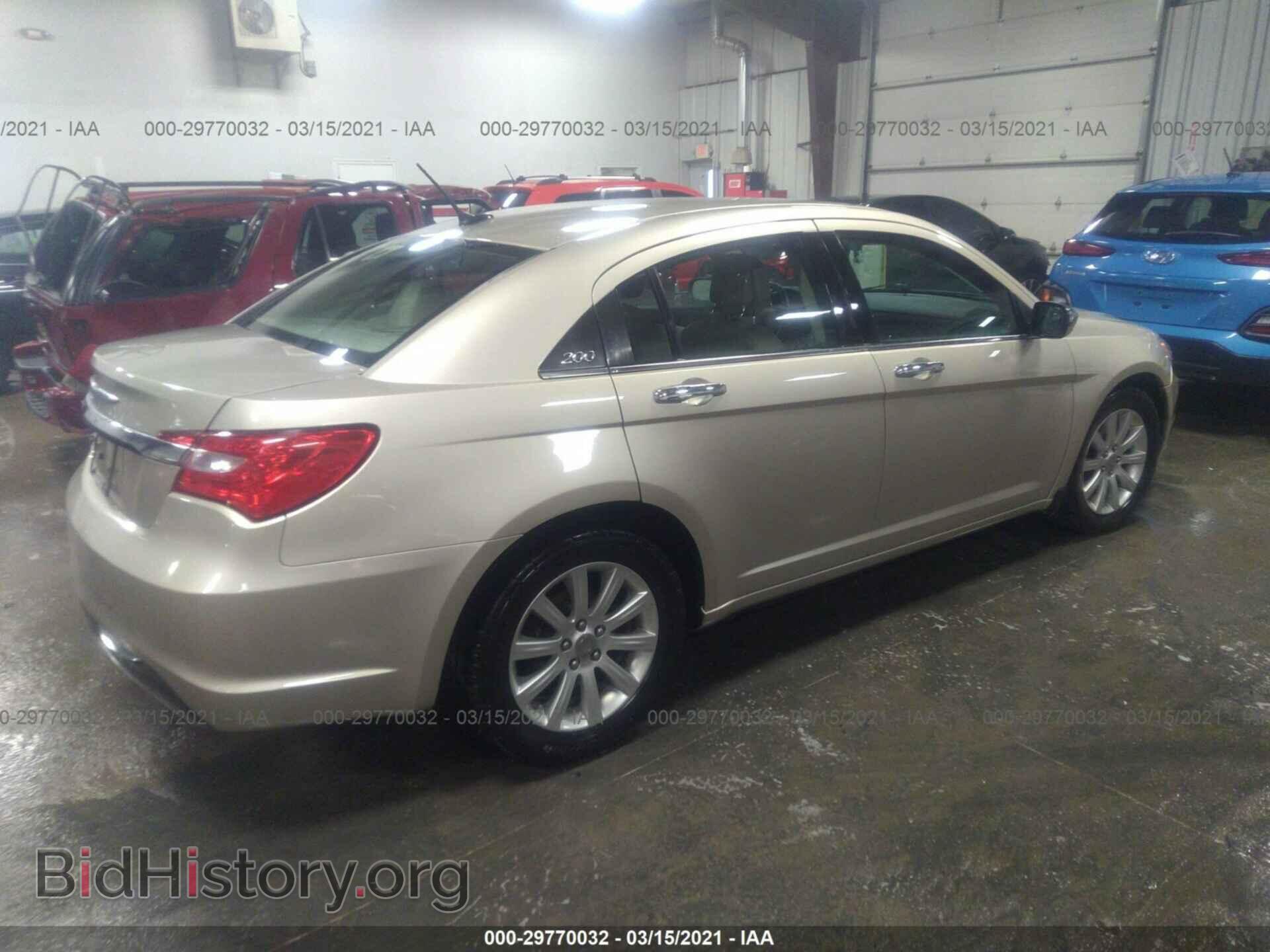 2013 CHRYSLER 200 - VIN: 1C3CCBCG2DN593625 - Фото 4