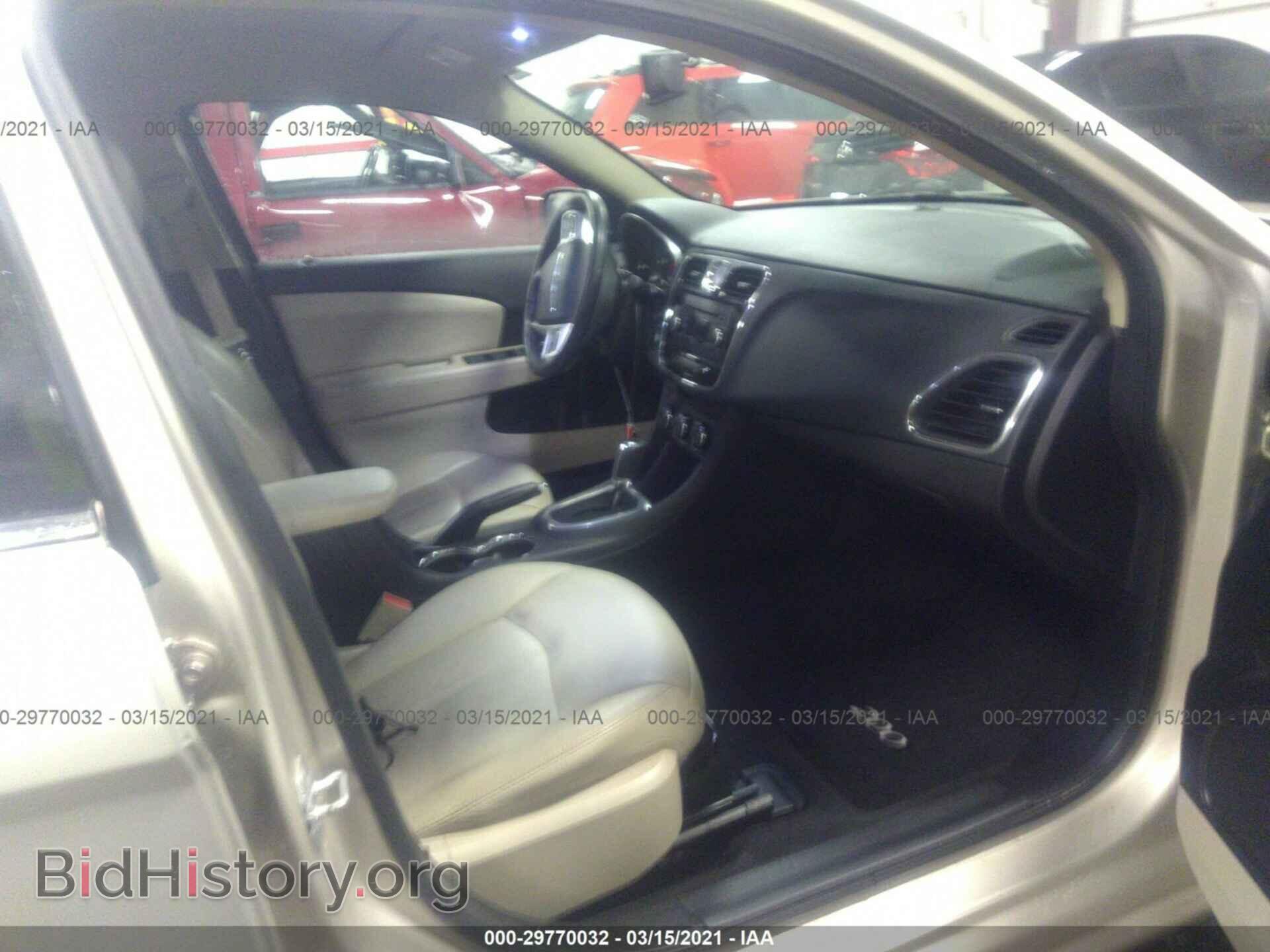 2013 CHRYSLER 200 - VIN: 1C3CCBCG2DN593625 - Фото 5