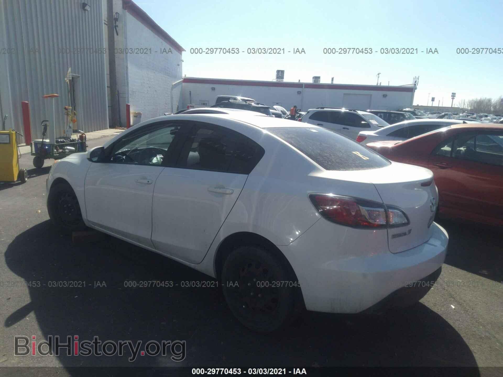 2011 MAZDA MAZDA3 - VIN: JM1BL1UF3B1492461 - Фото 3