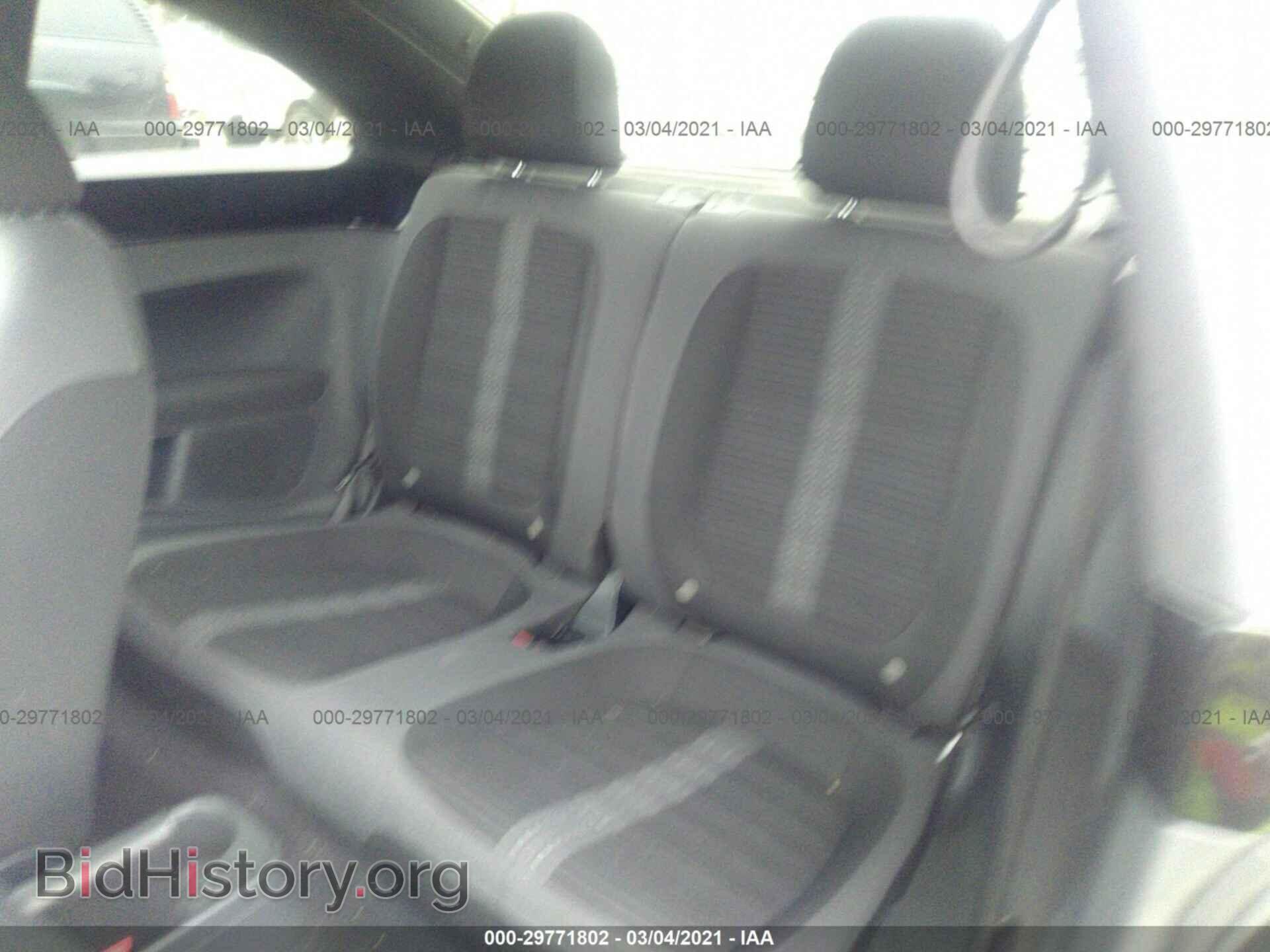 2012 VOLKSWAGEN BEETLE - VIN: 3VWVA7AT7CM614708 - Фото 8