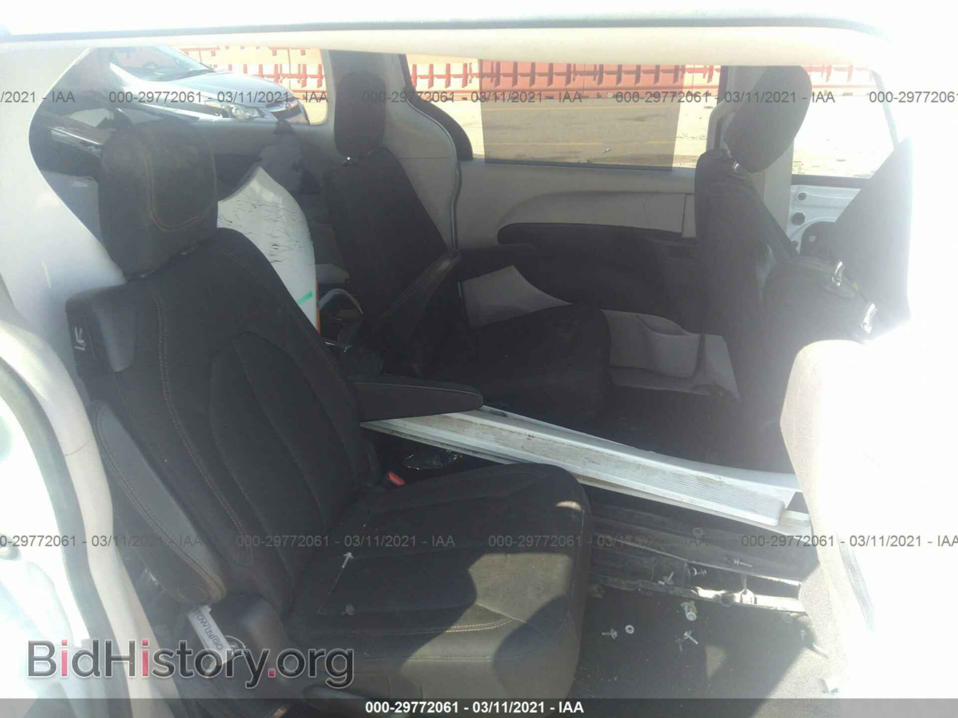 2018 CHRYSLER PACIFICA - VIN: 2C4RC1FG2JR278866 - Фото 8