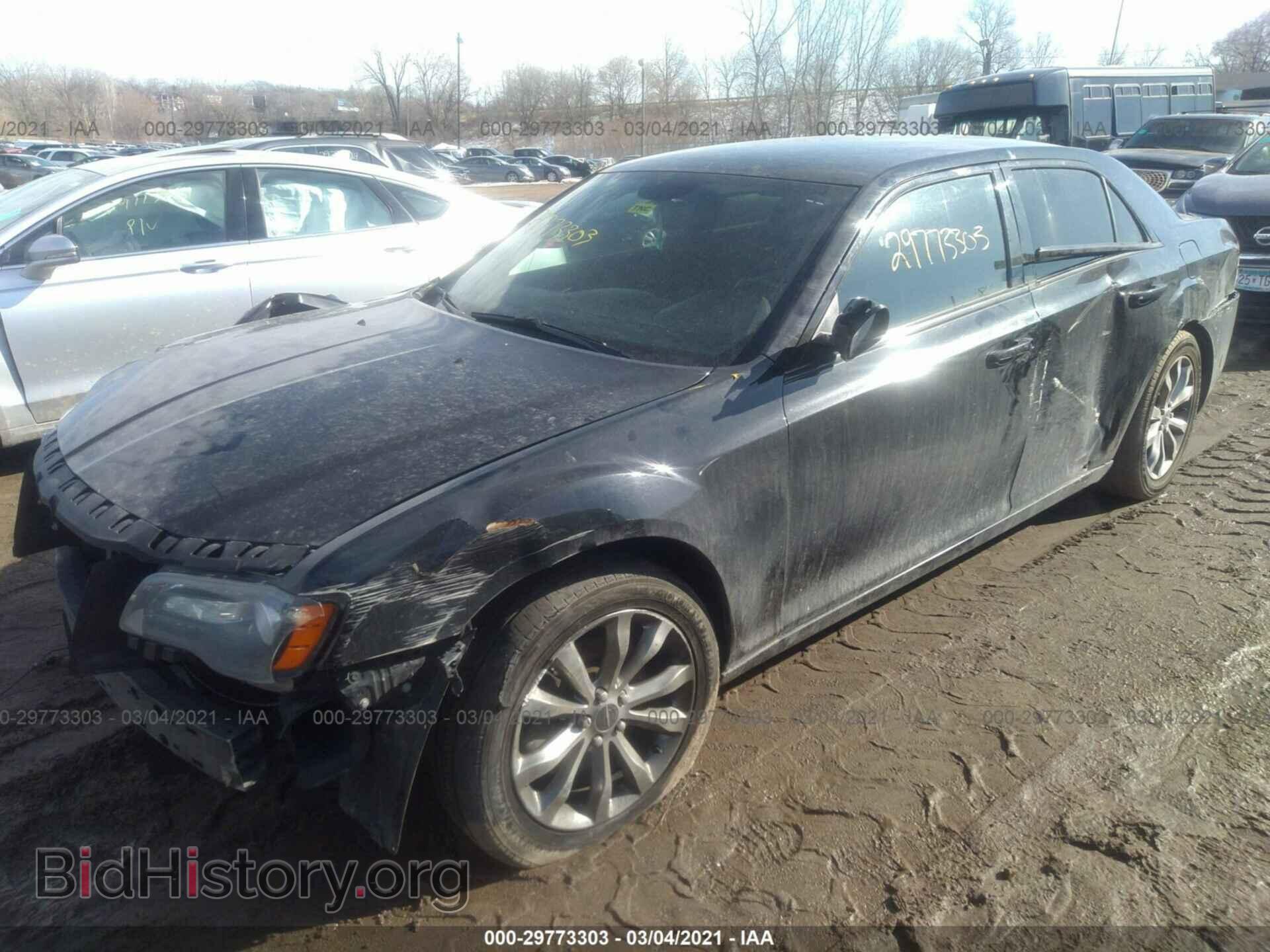 2014 CHRYSLER 300 - VIN: 2C3CCAGG9EH383330 - Фото 2