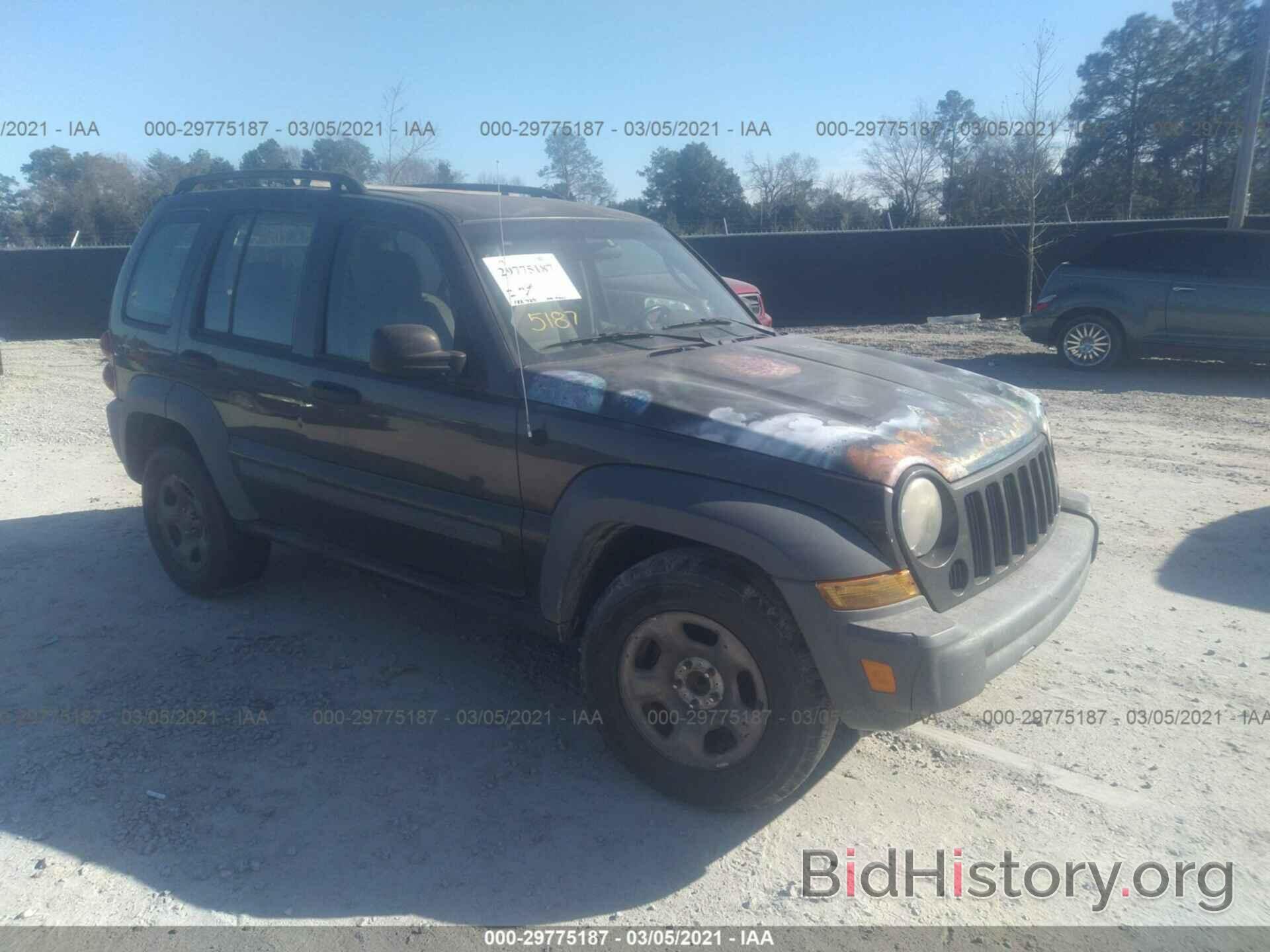 Photo 1J4GK48K06W118135 - JEEP LIBERTY 2006