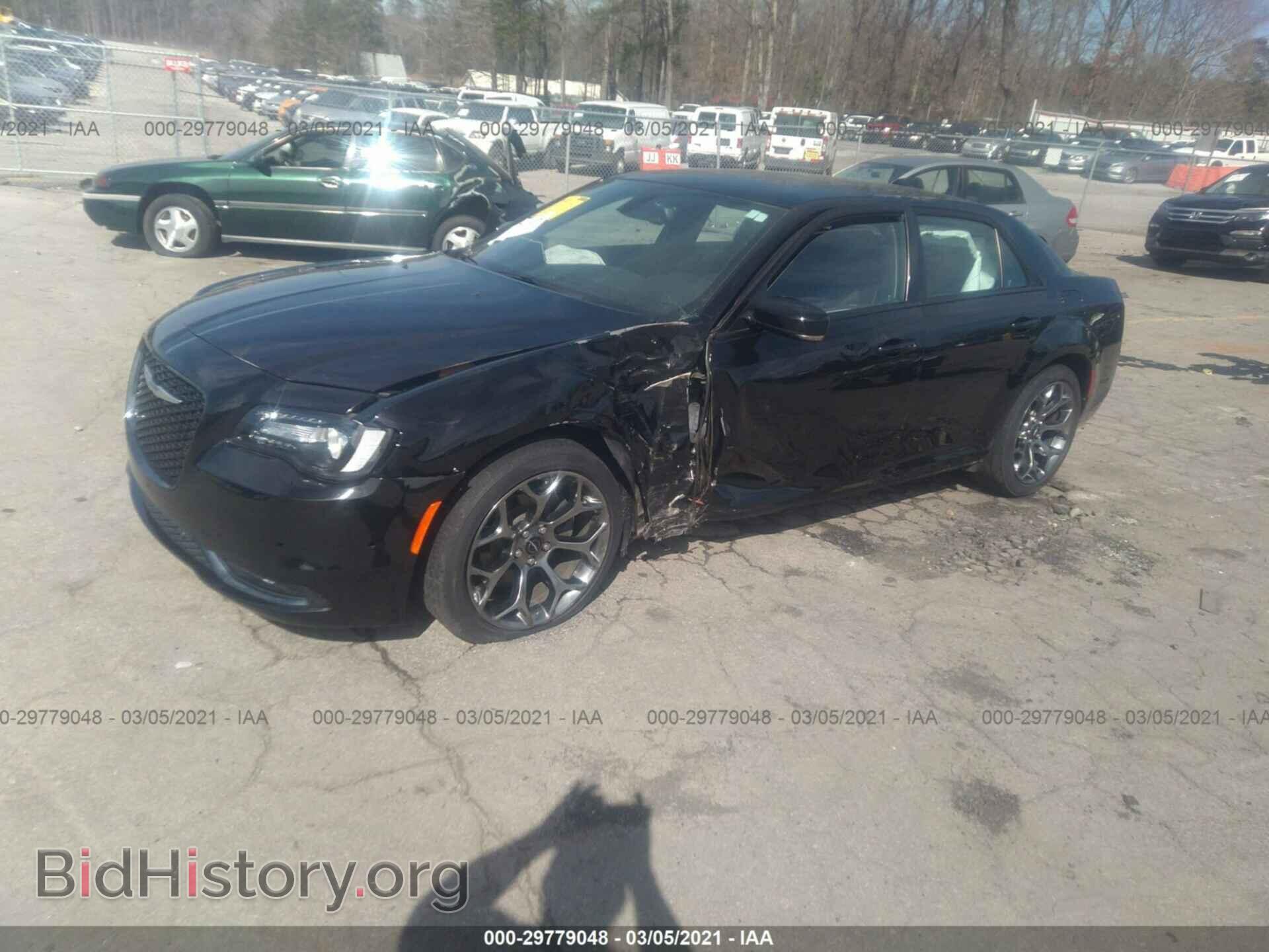 2016 CHRYSLER 300 - VIN: 2C3CCABG3GH190665 - Photo 2