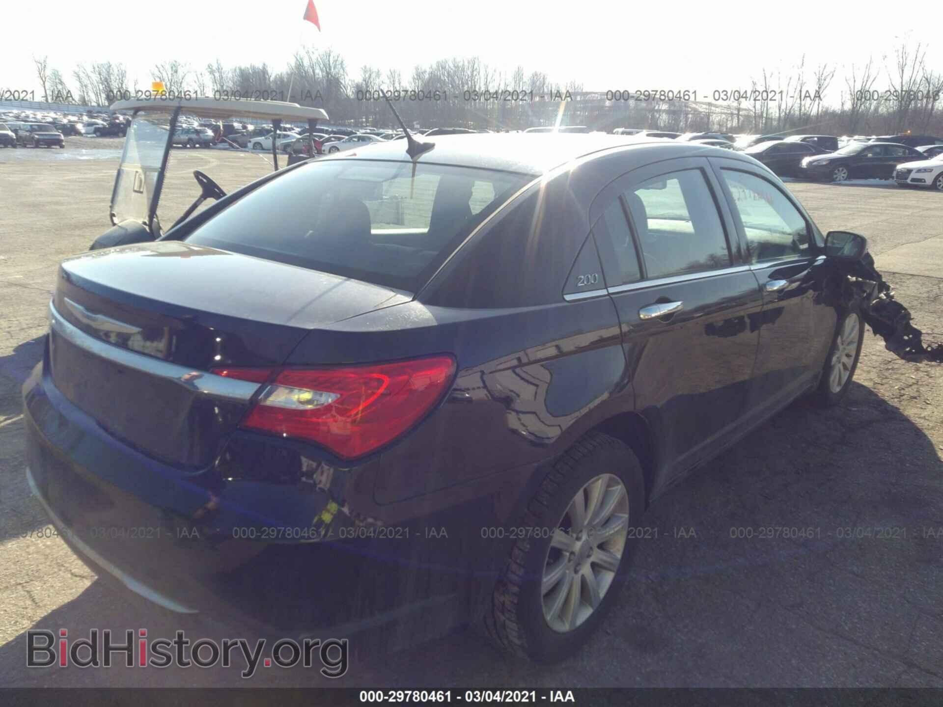 2013 CHRYSLER 200 - VIN: 1C3CCBCG8DN526110 - Фото 4