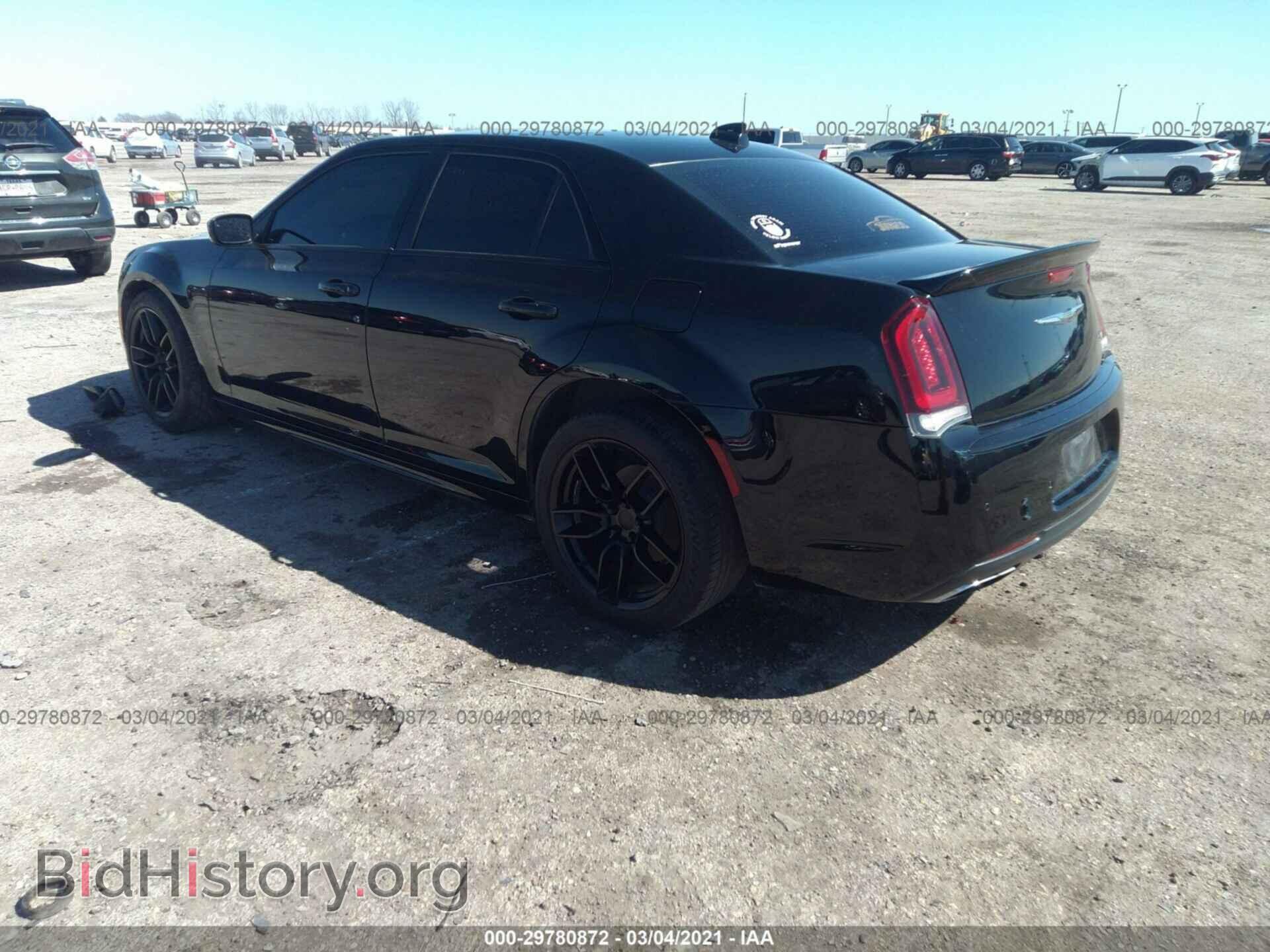 2017 CHRYSLER 300 - VIN: 2C3CCABTXHH631643 - Фото 3