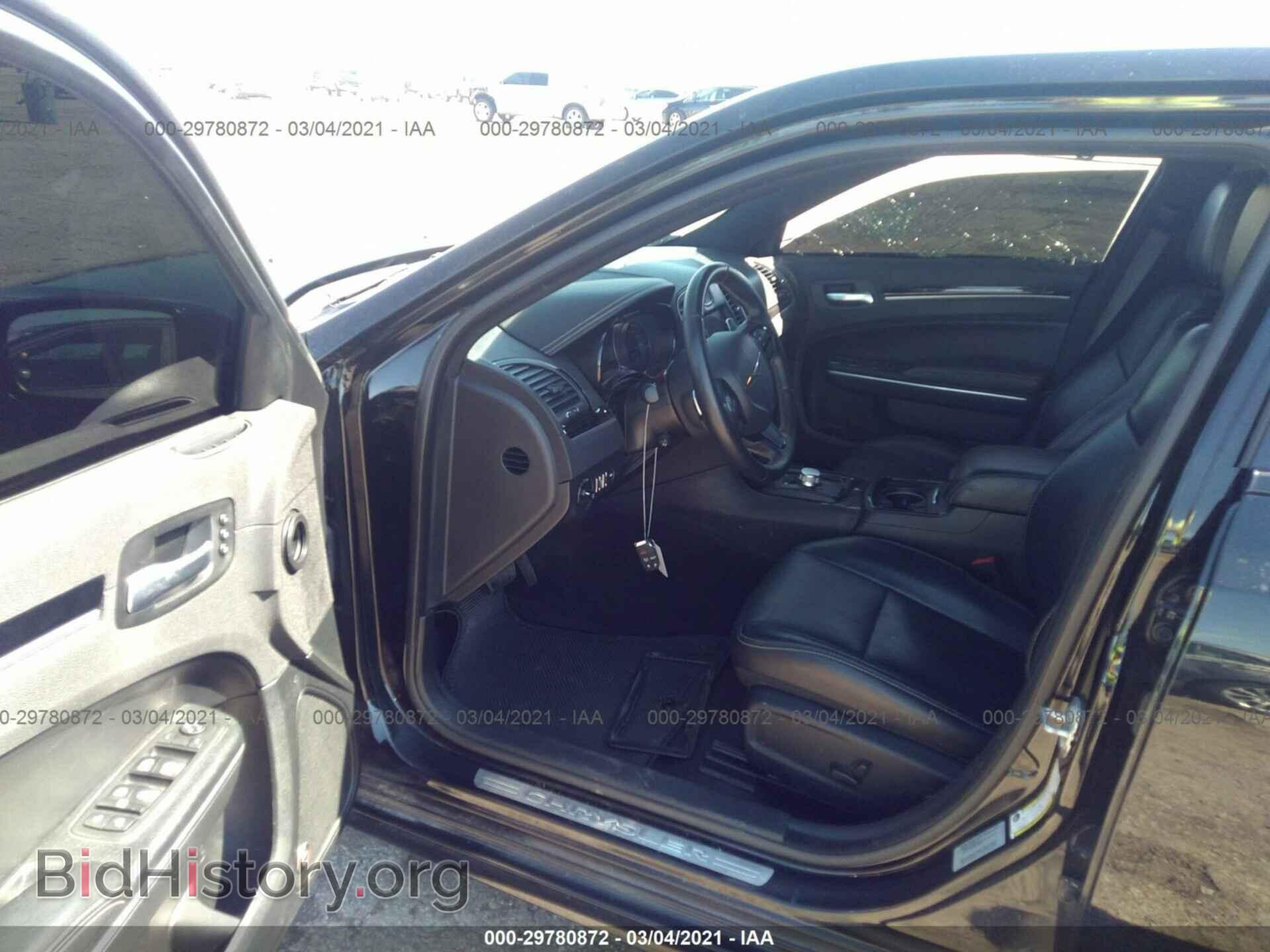 2017 CHRYSLER 300 - VIN: 2C3CCABTXHH631643 - Фото 5